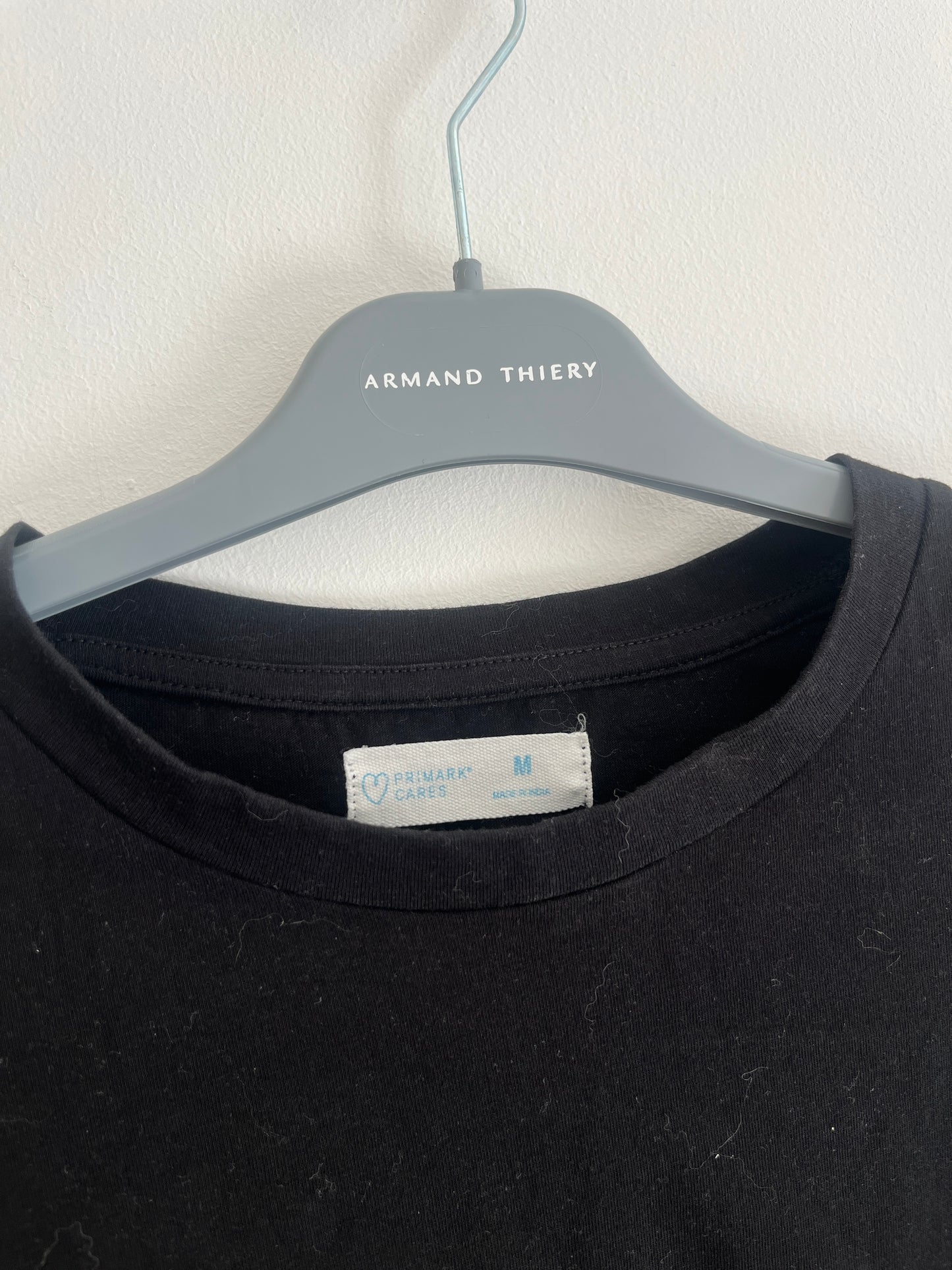 T-shirt manches courtes noir avec broderies - M