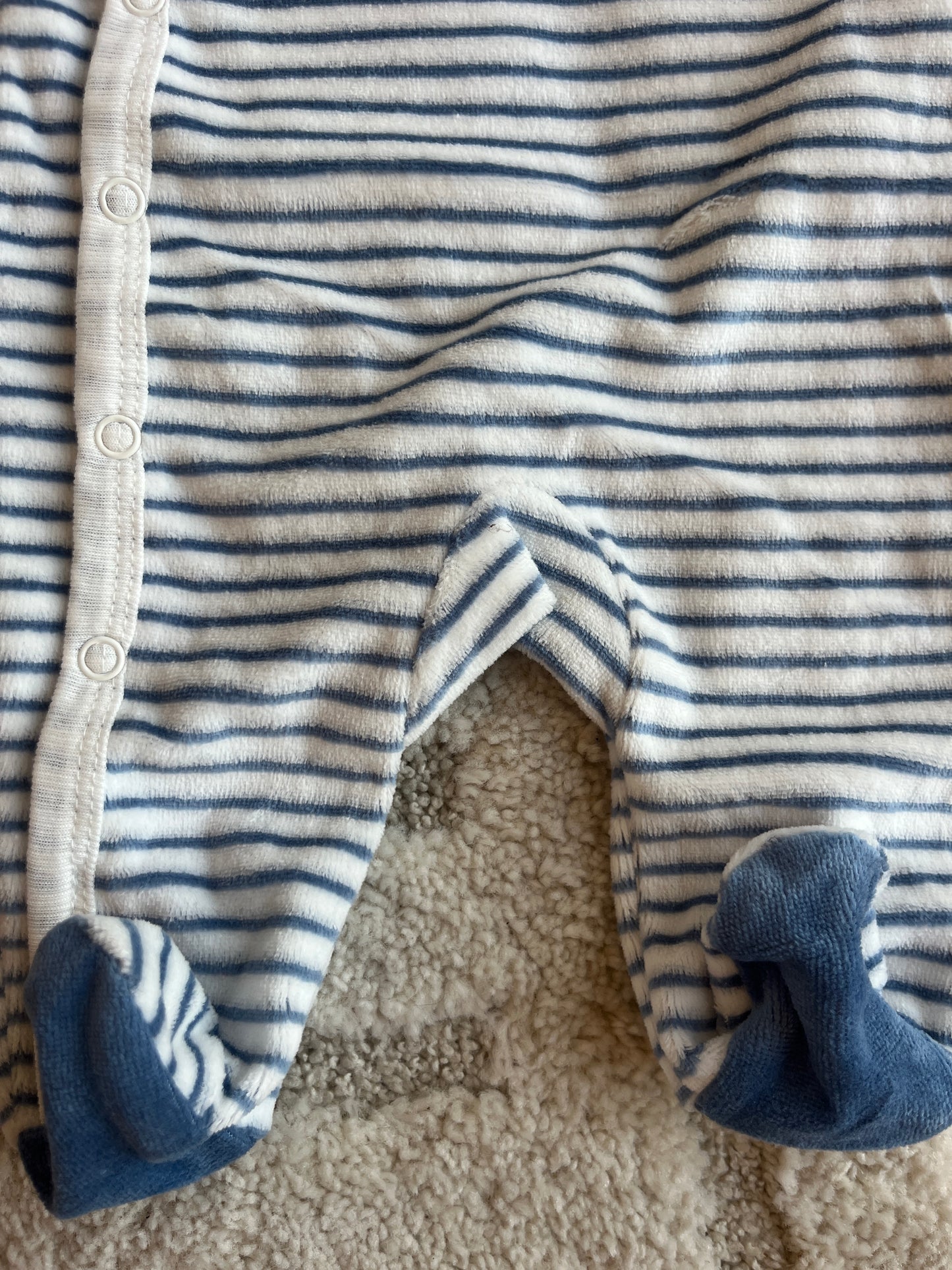 Pyjama velours rayé blanc et bleu « welcome Little baby » - 0 mois