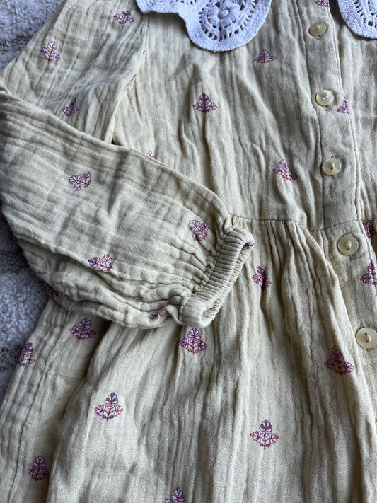 Robe à manches longues jaune fleurie et col Claudine - 5 ans