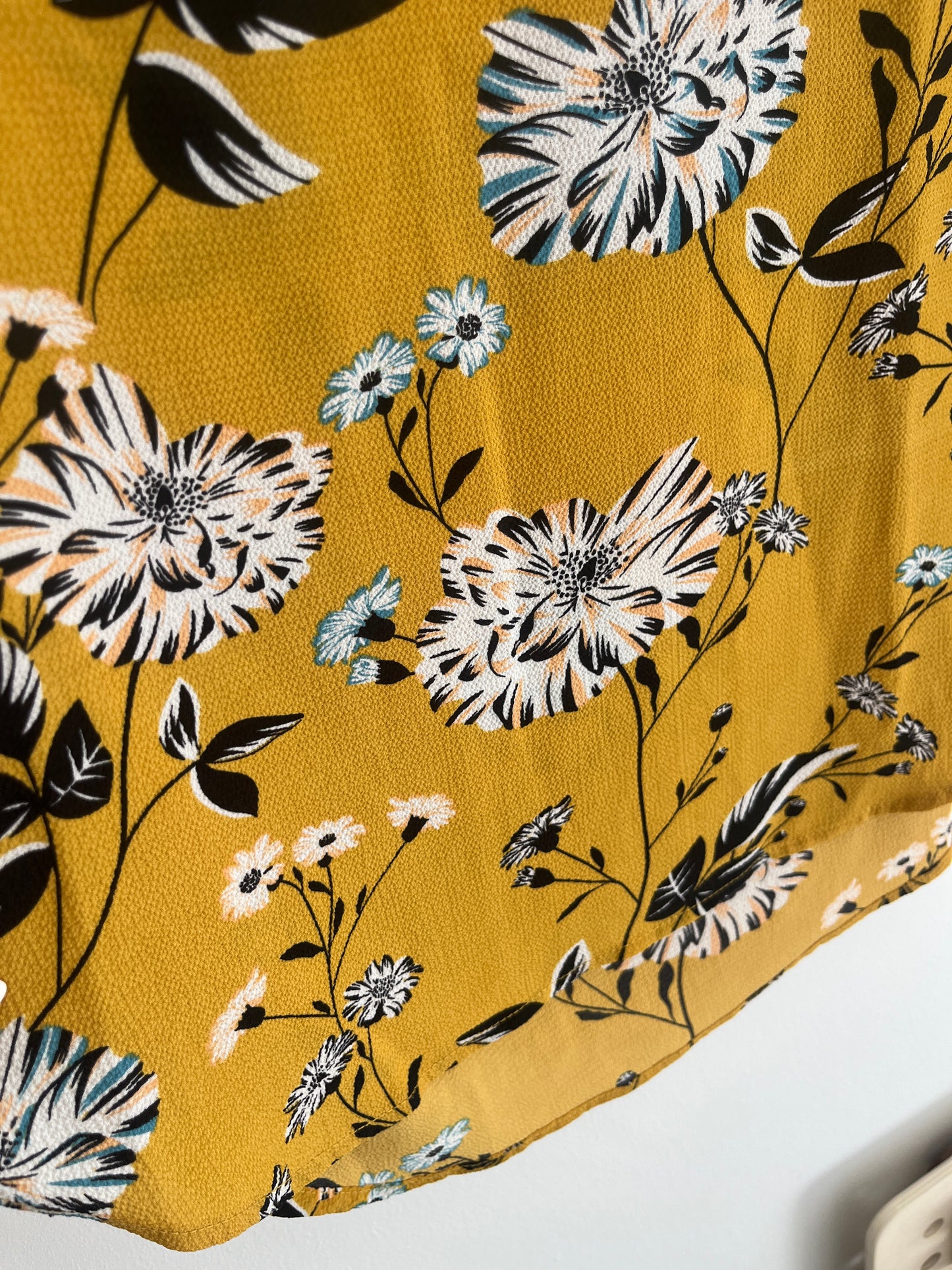 Top fluide moutarde motifs fleurs Only - 36