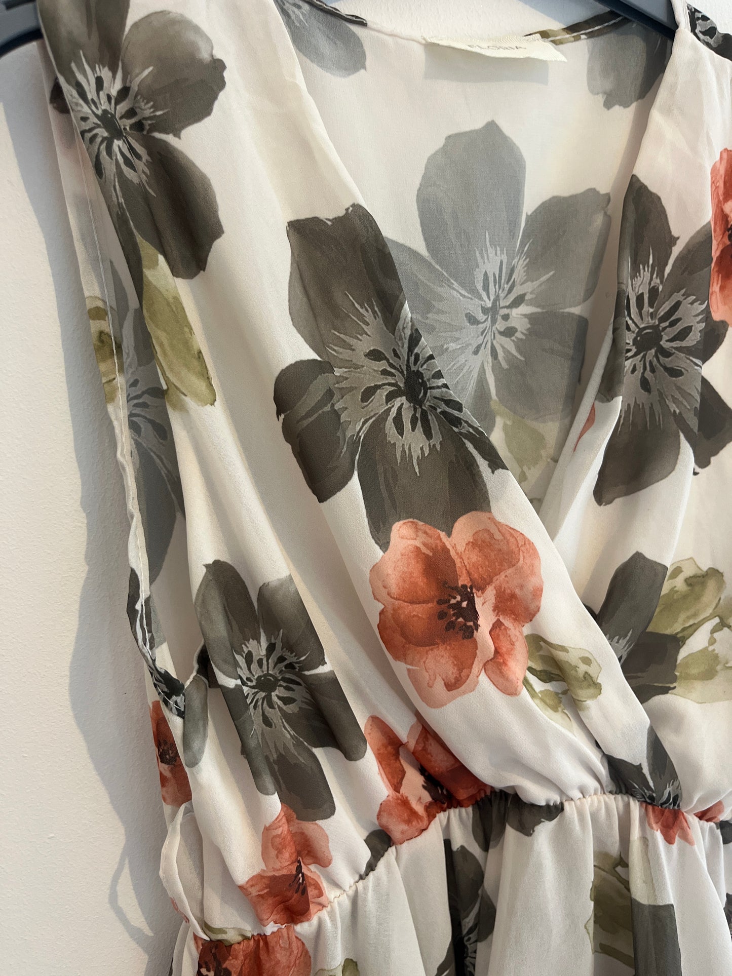 Top fluide fleuri et décolleté plongeant Floria - S/M