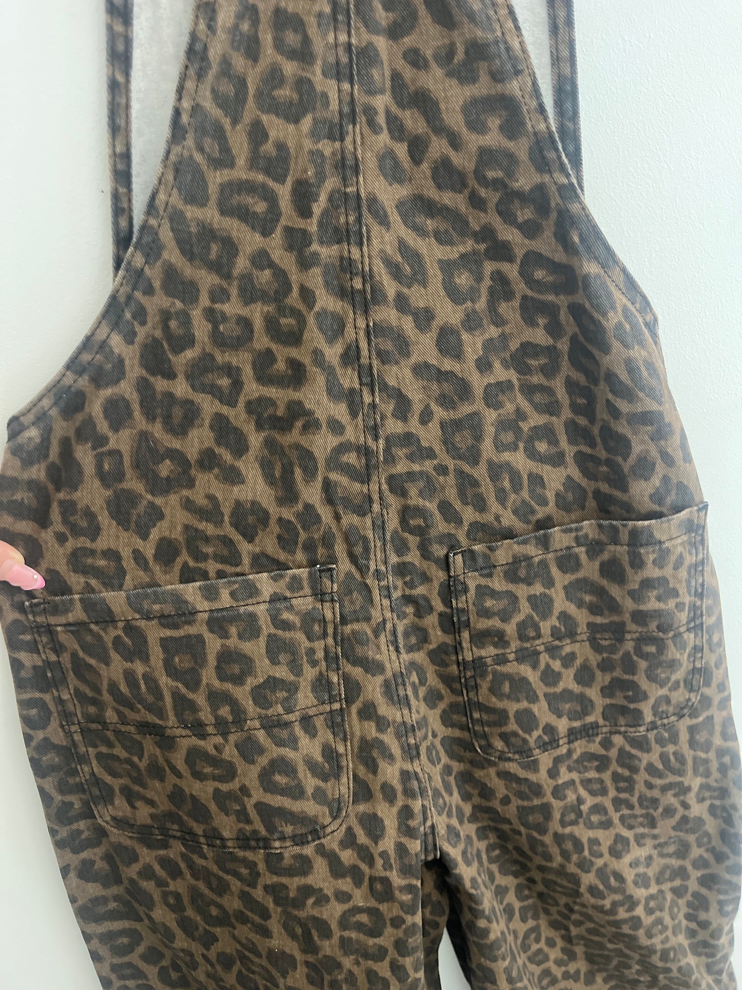 Salopette pantalon large à bretelles léopard - S