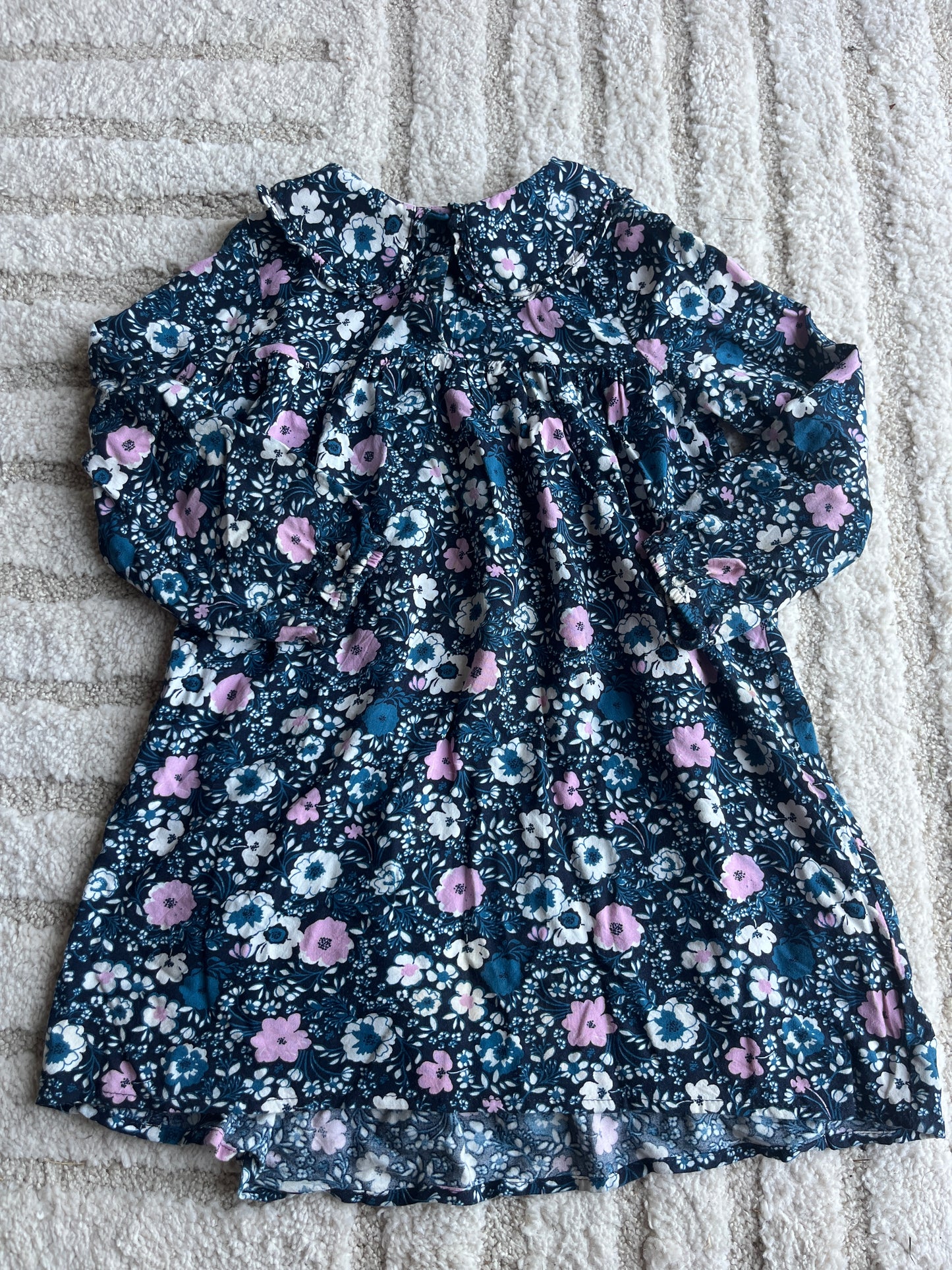 Robe fleurie à manches longues et col Claudine - 5 ans