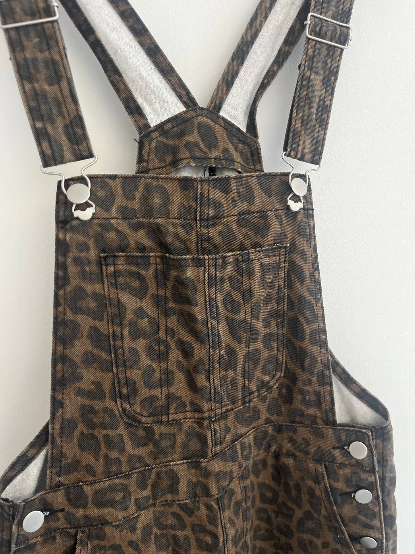 Salopette pantalon large à bretelles léopard - S