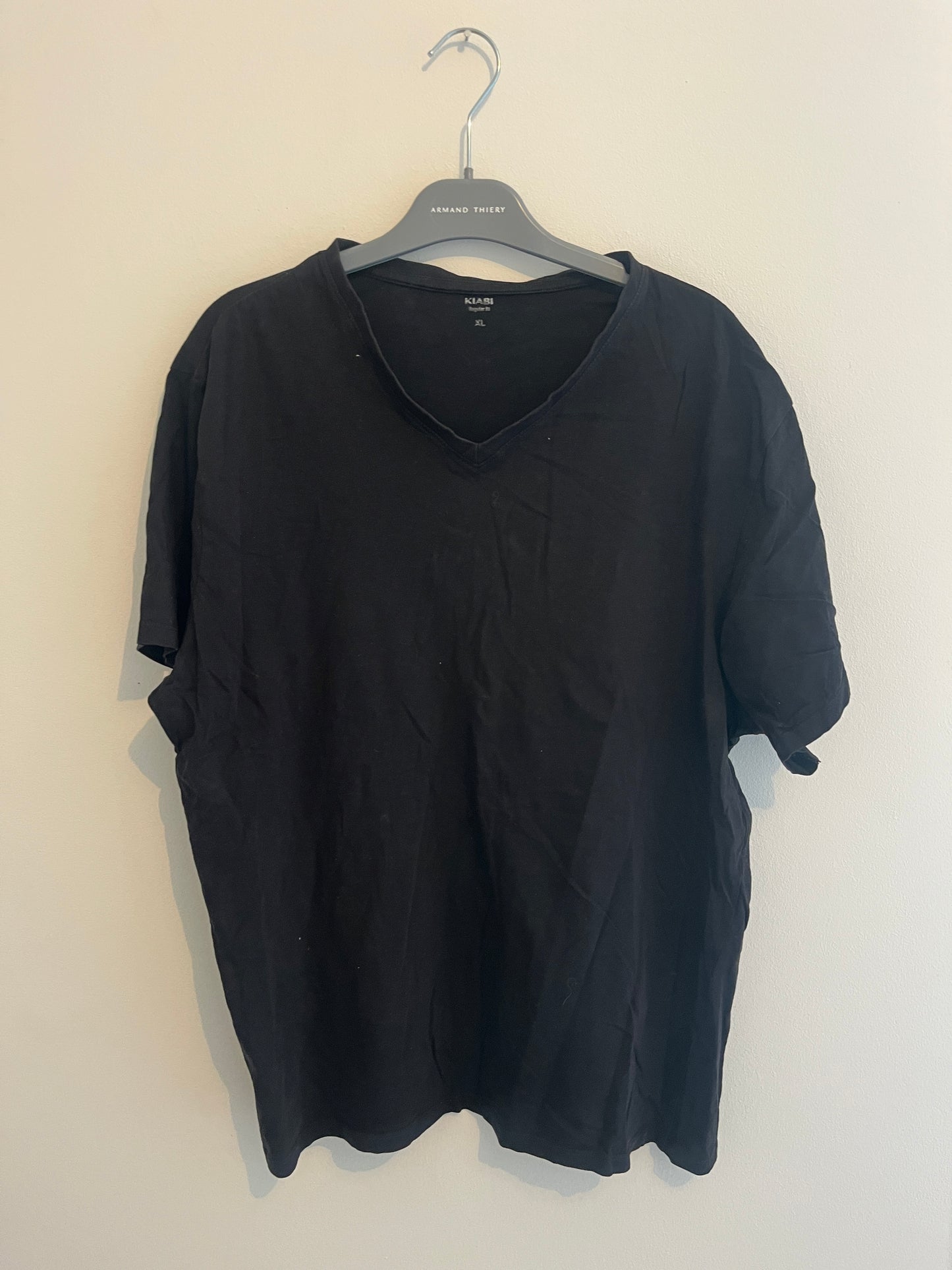 T-shirt à manches courtes noir col V - XL