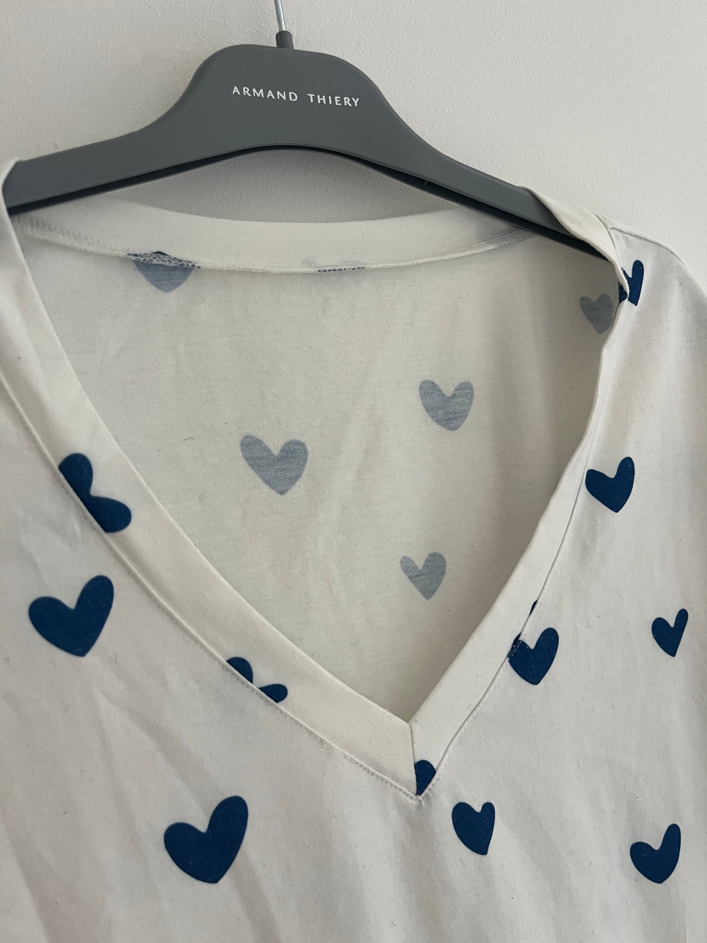 T-shirt à manches courtes blanc avec cœurs bleus - M