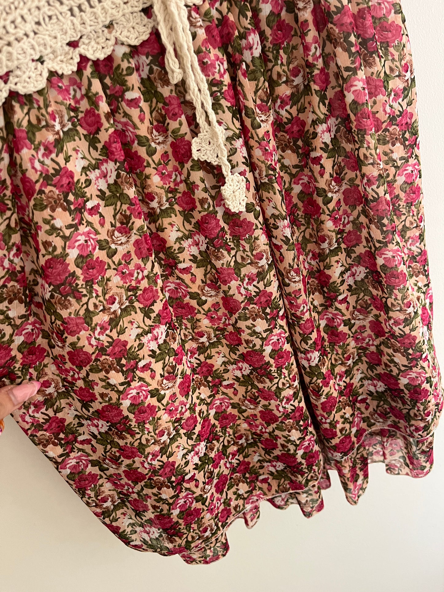 Mini robe fleurie avec bustier en crochet - M/L