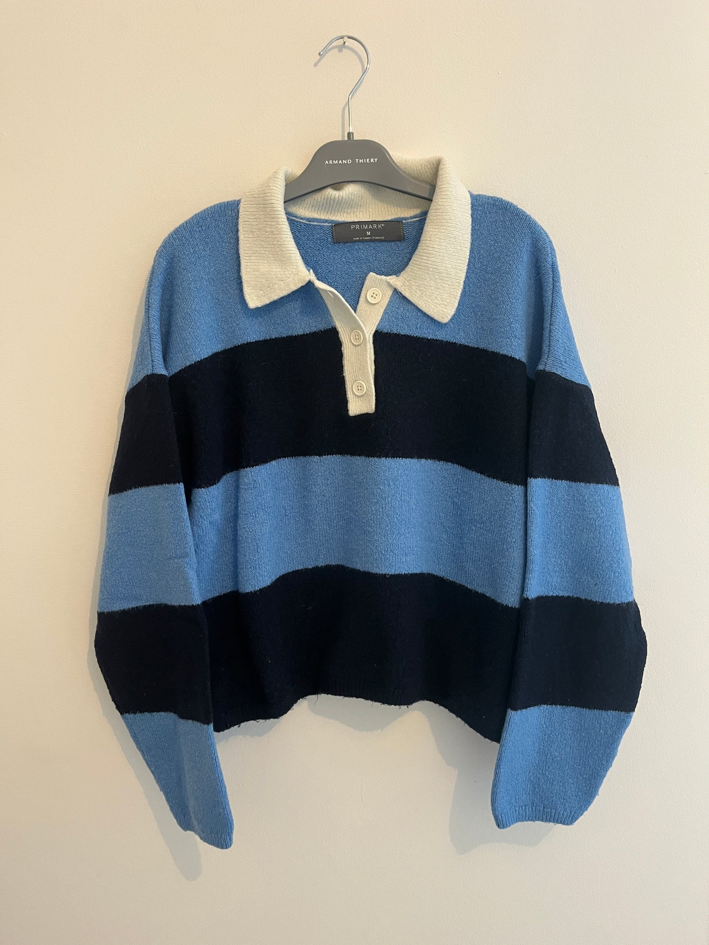 Pull manches longues rayé bleu avec col blanc - M