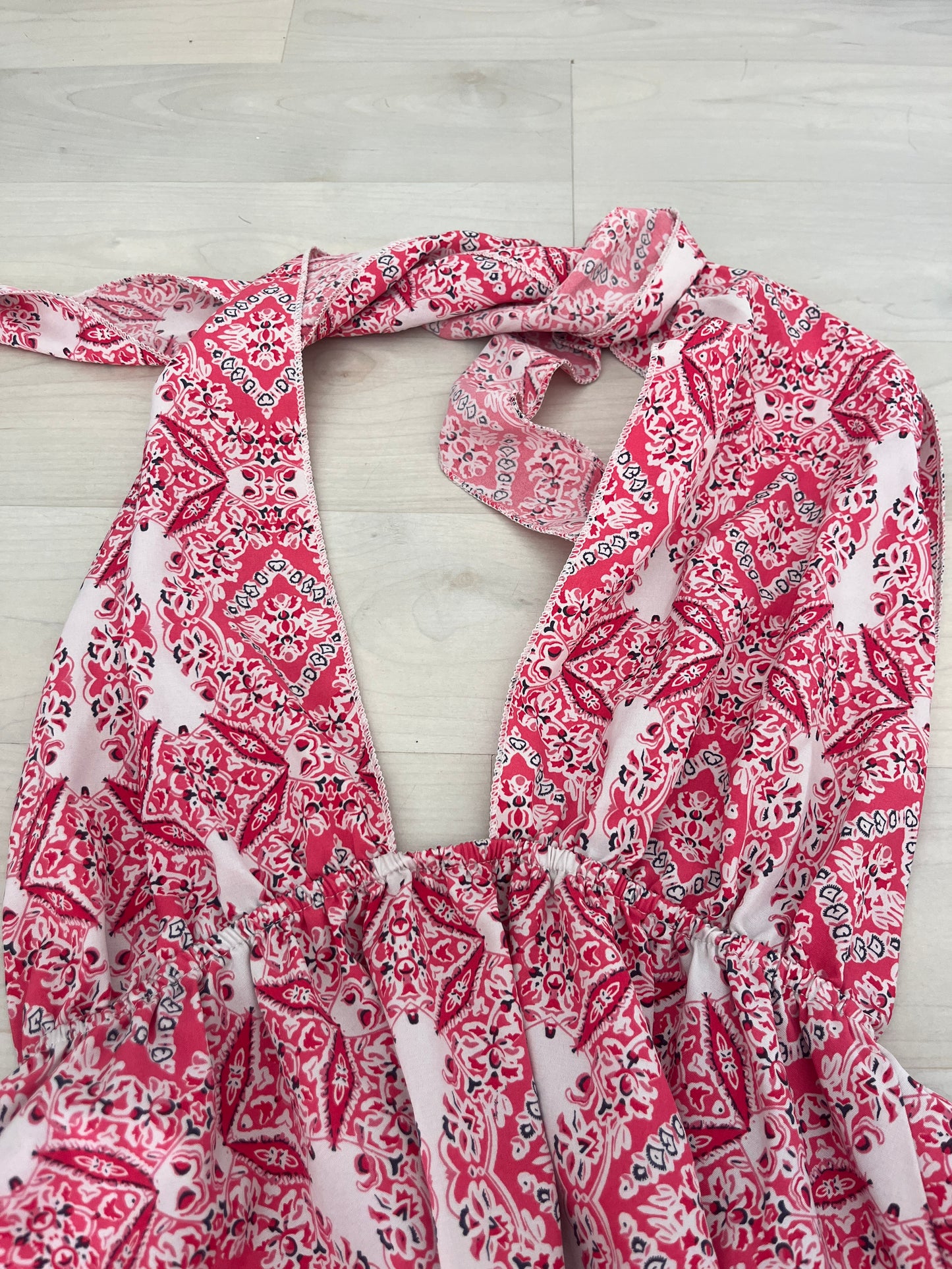 Robe courte été rose et blanc dos nu - S