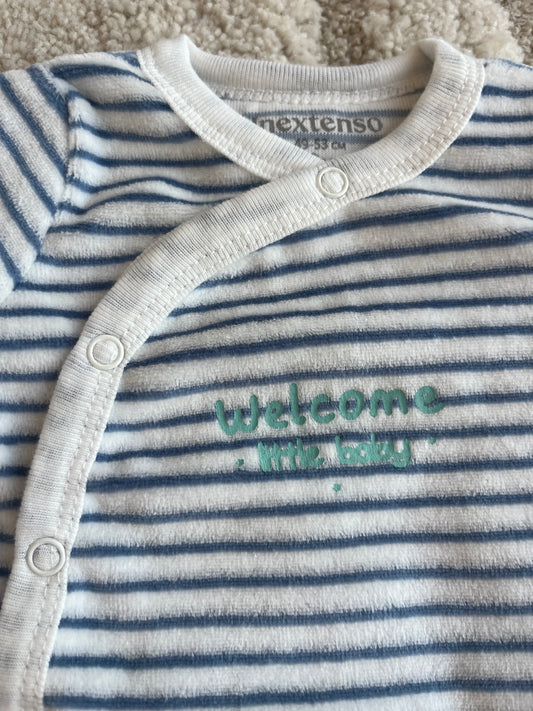 Pyjama velours rayé blanc et bleu « welcome Little baby » - 0 mois