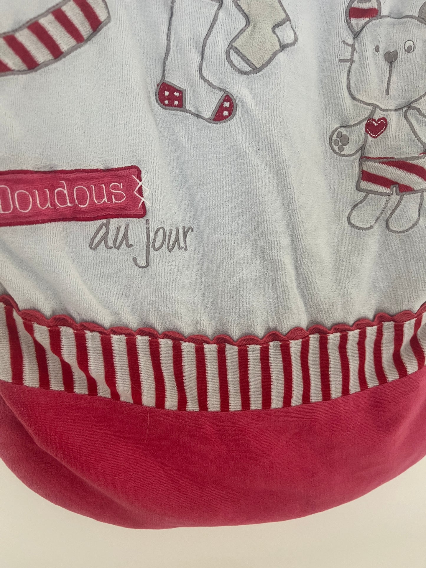 Gigoteuse velours gris et rouge « doudous du jour » - 0/6 mois