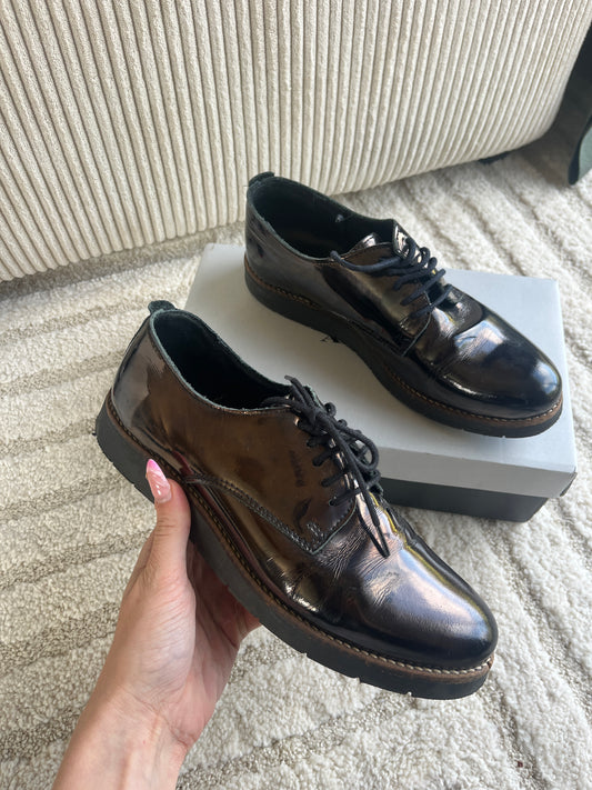 Paire de derbies noir vernis brillant Chaussea + produit entretien - pointure 39