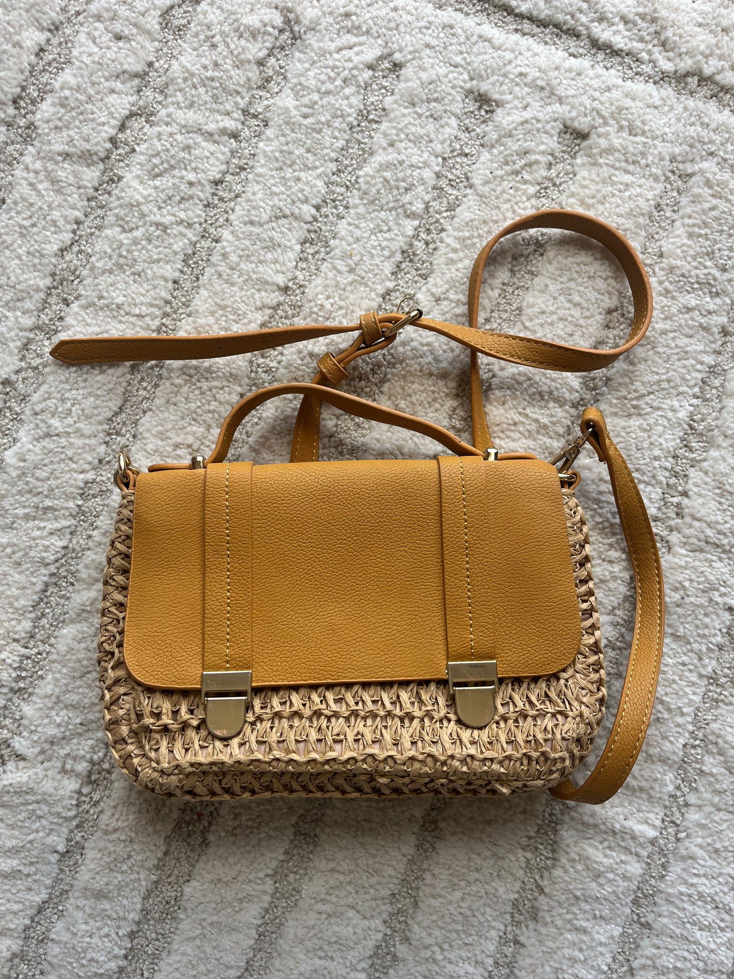 Sac à main moutarde et paille Camaïeu