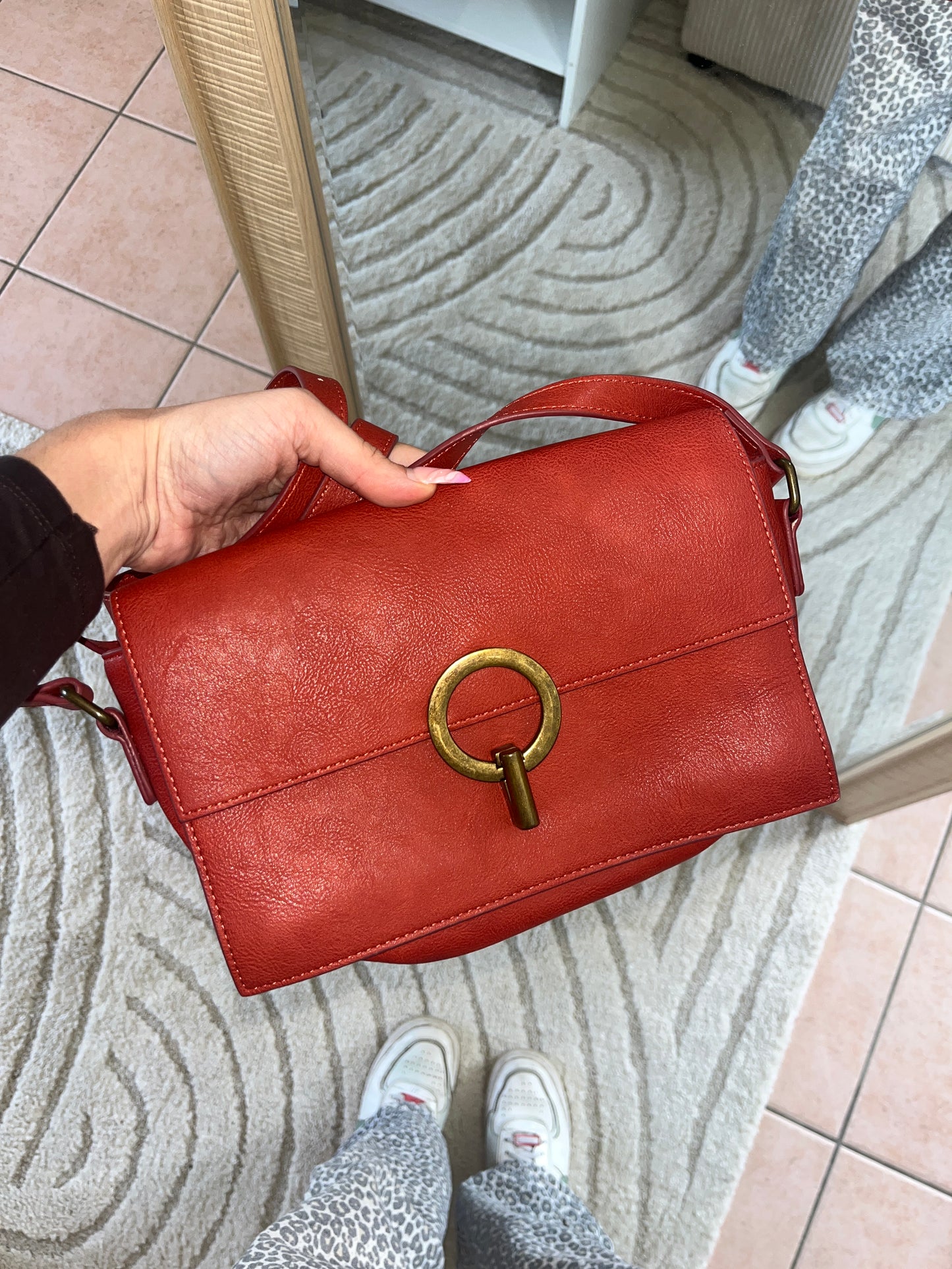 Sac à main corail avec boucle doré Bonobo