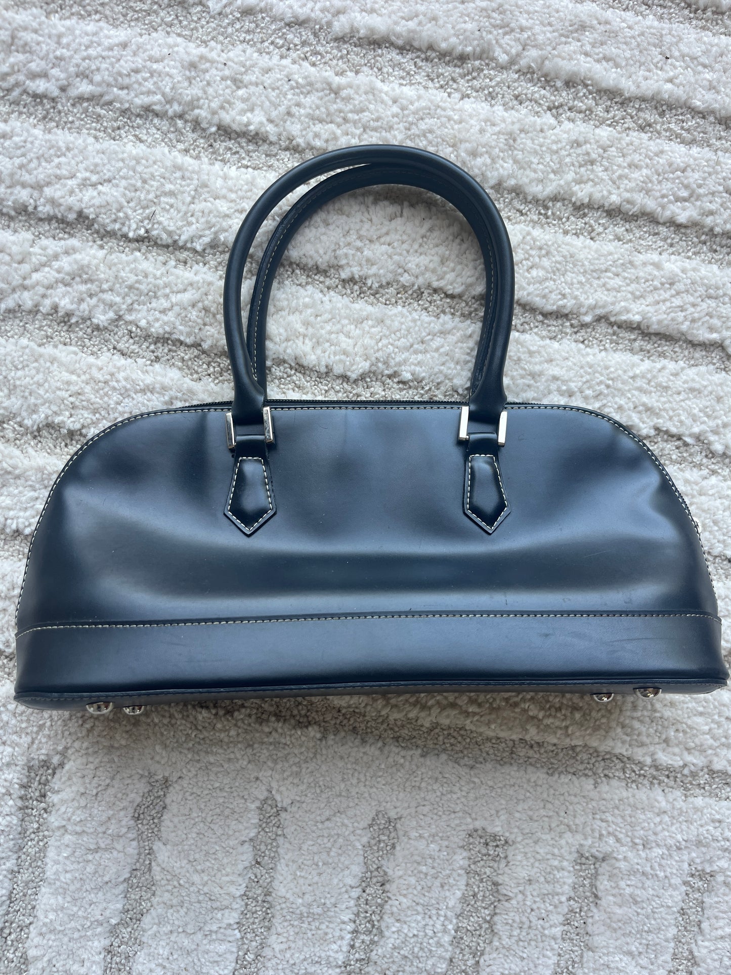 Sac rectangulaire noir en simili cuir