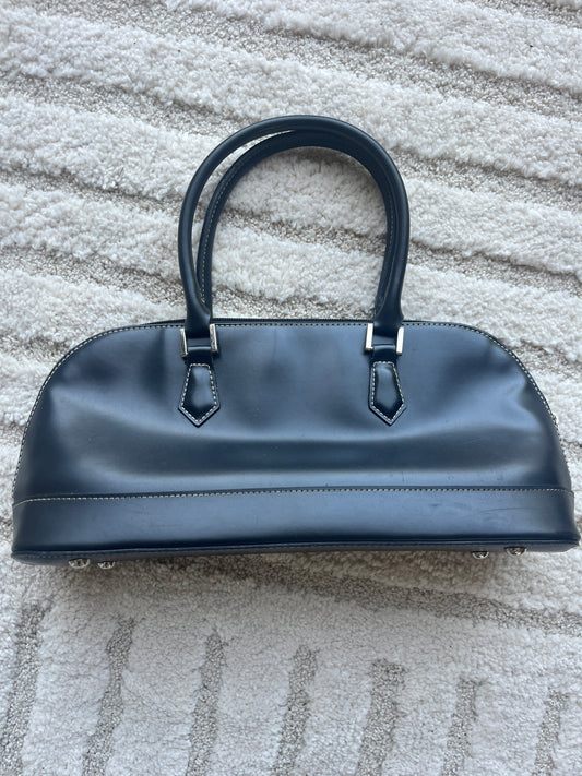 Sac rectangulaire noir en simili cuir
