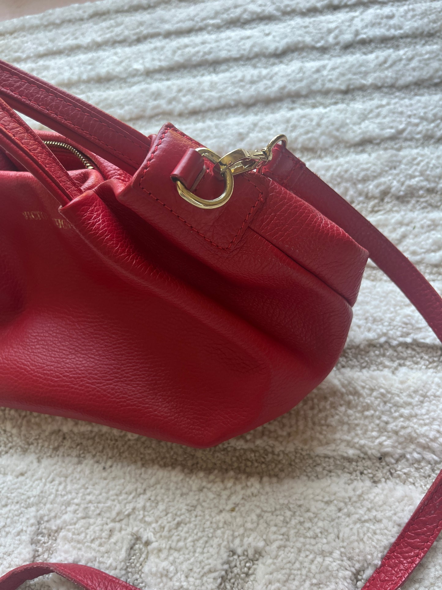 Sac à main « ballon » rouge en simili Victor&Hugo