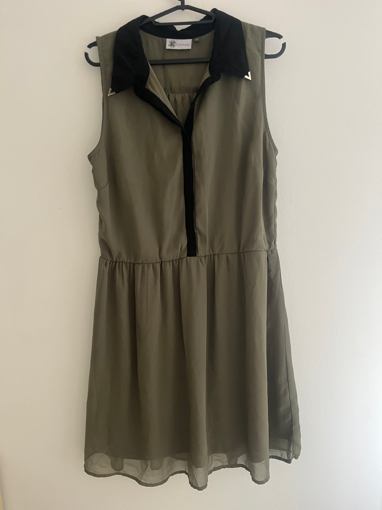 Robe sans manches kaki avec col noir KWoman - 40