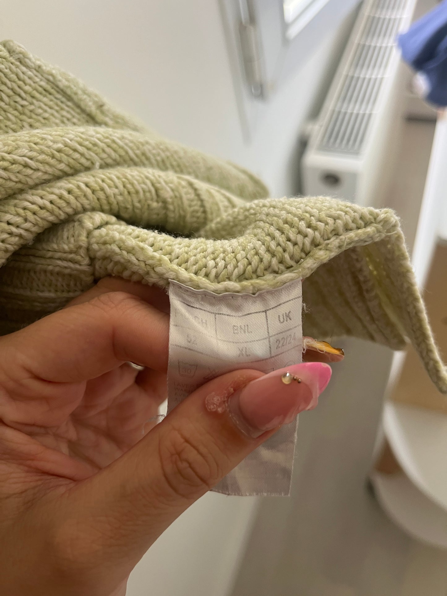 Pull en maille vert avec poches, boutons et gros col Damart - 52