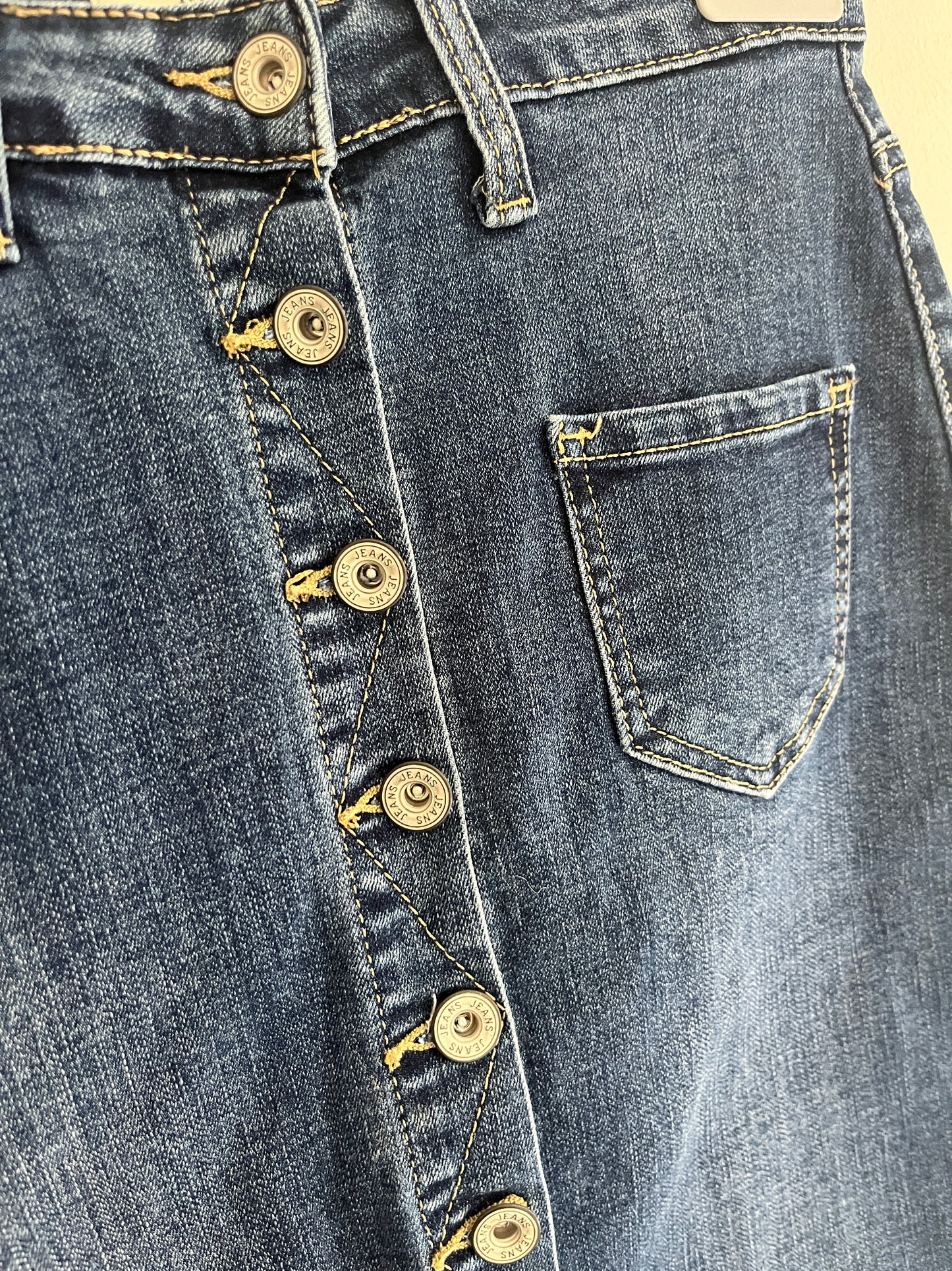 Jupe en jean avec boutons Redial - 34