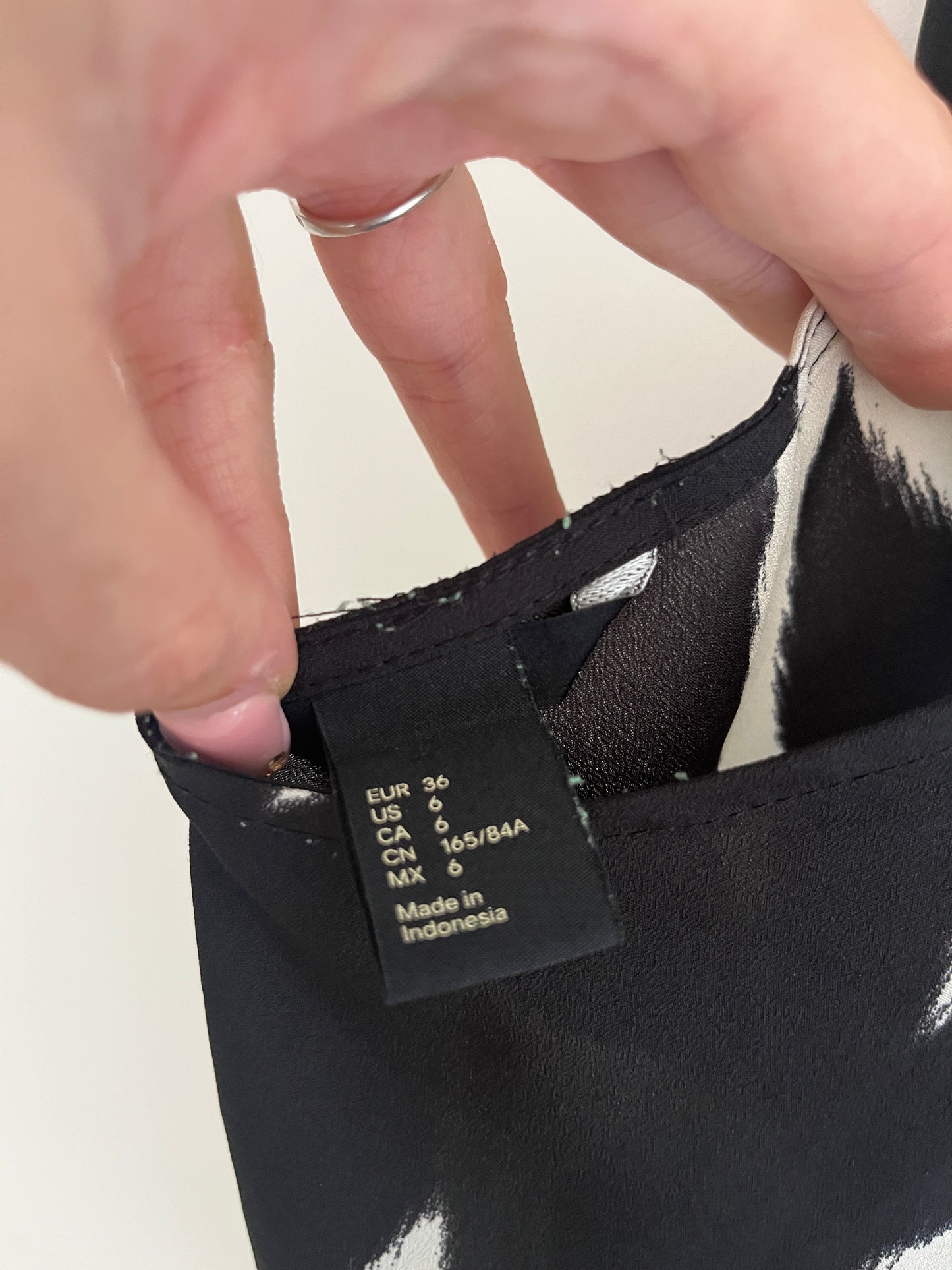 Top fluide à fines bretelles dos nu et croisé H&M - 36