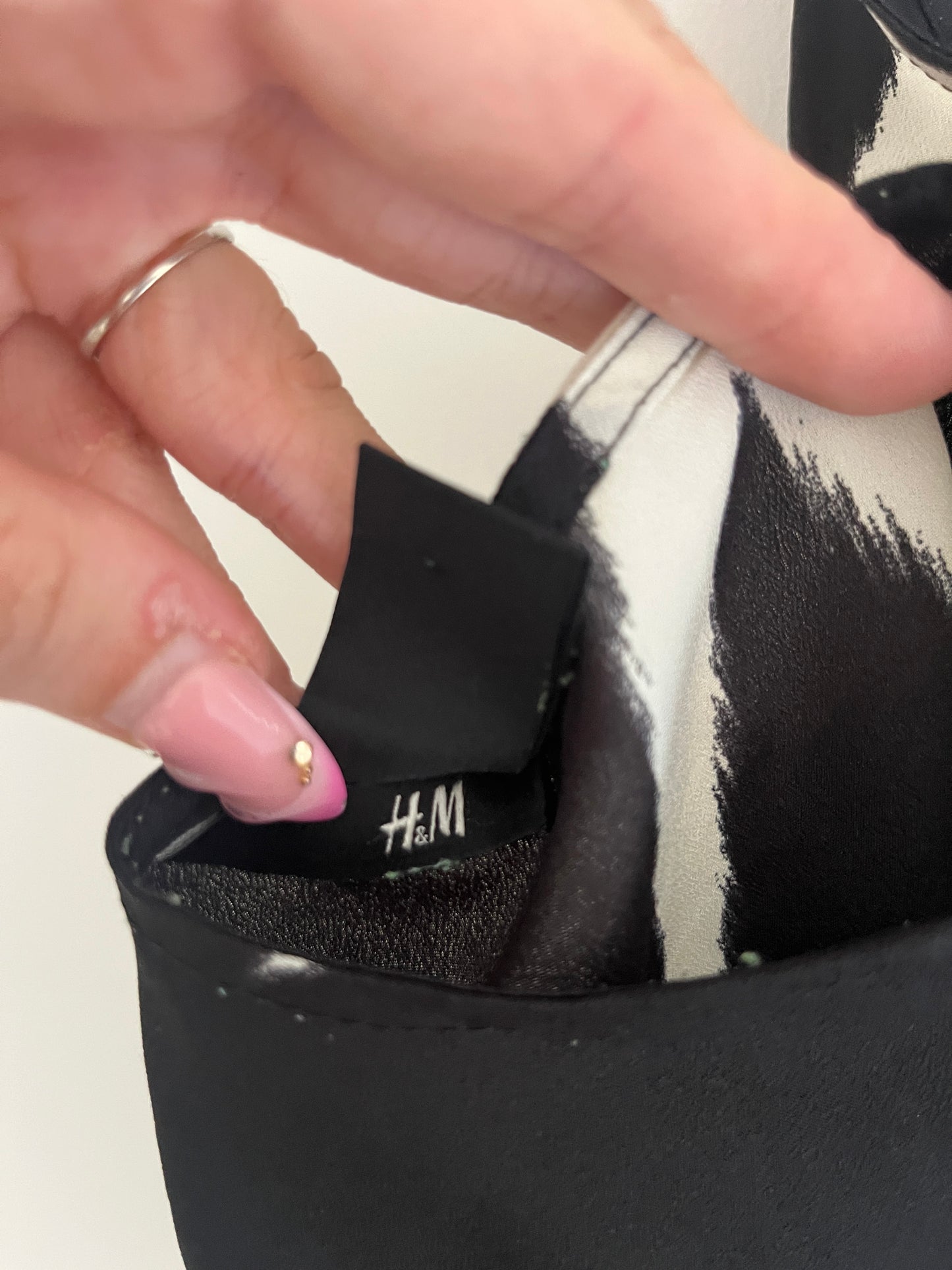 Top fluide à fines bretelles dos nu et croisé H&M - 36