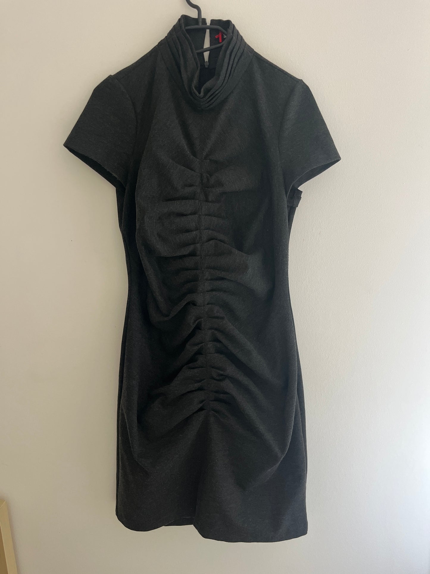 Robe cintrée et froncée grise à manches courtes Sinéquanone - T.4 (L/XL)