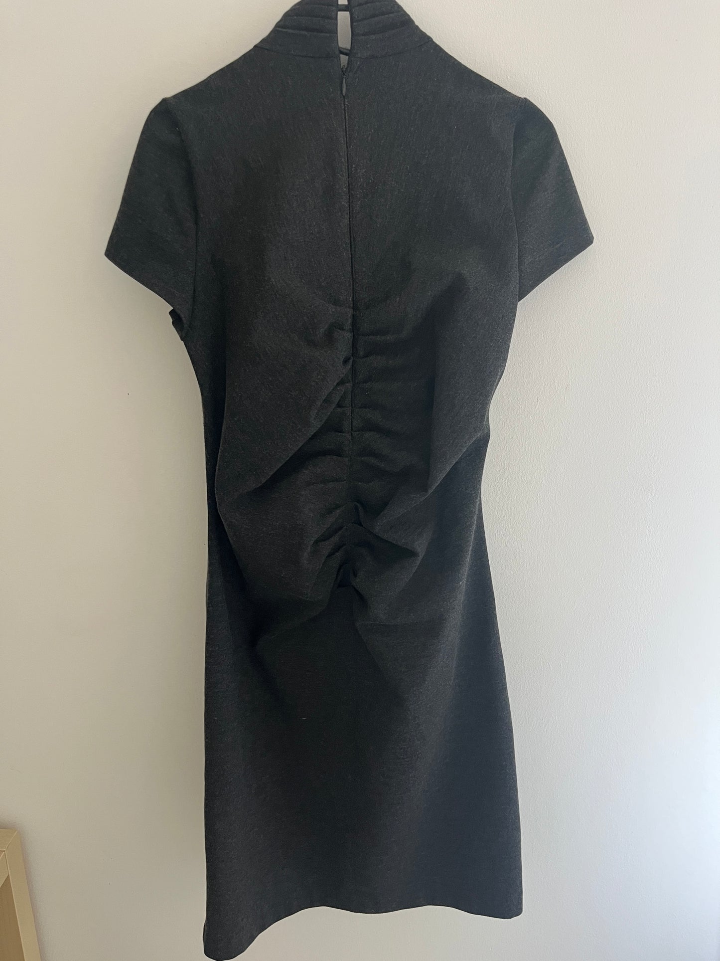 Robe cintrée et froncée grise à manches courtes Sinéquanone - T.4 (L/XL)