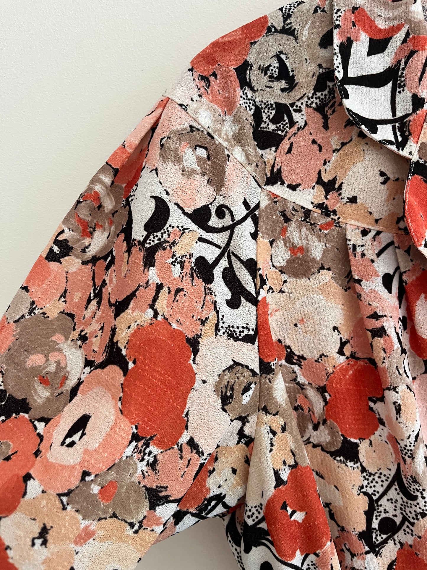 Robe courte à manches courtes ceinturée fleurs orange Canda - 44