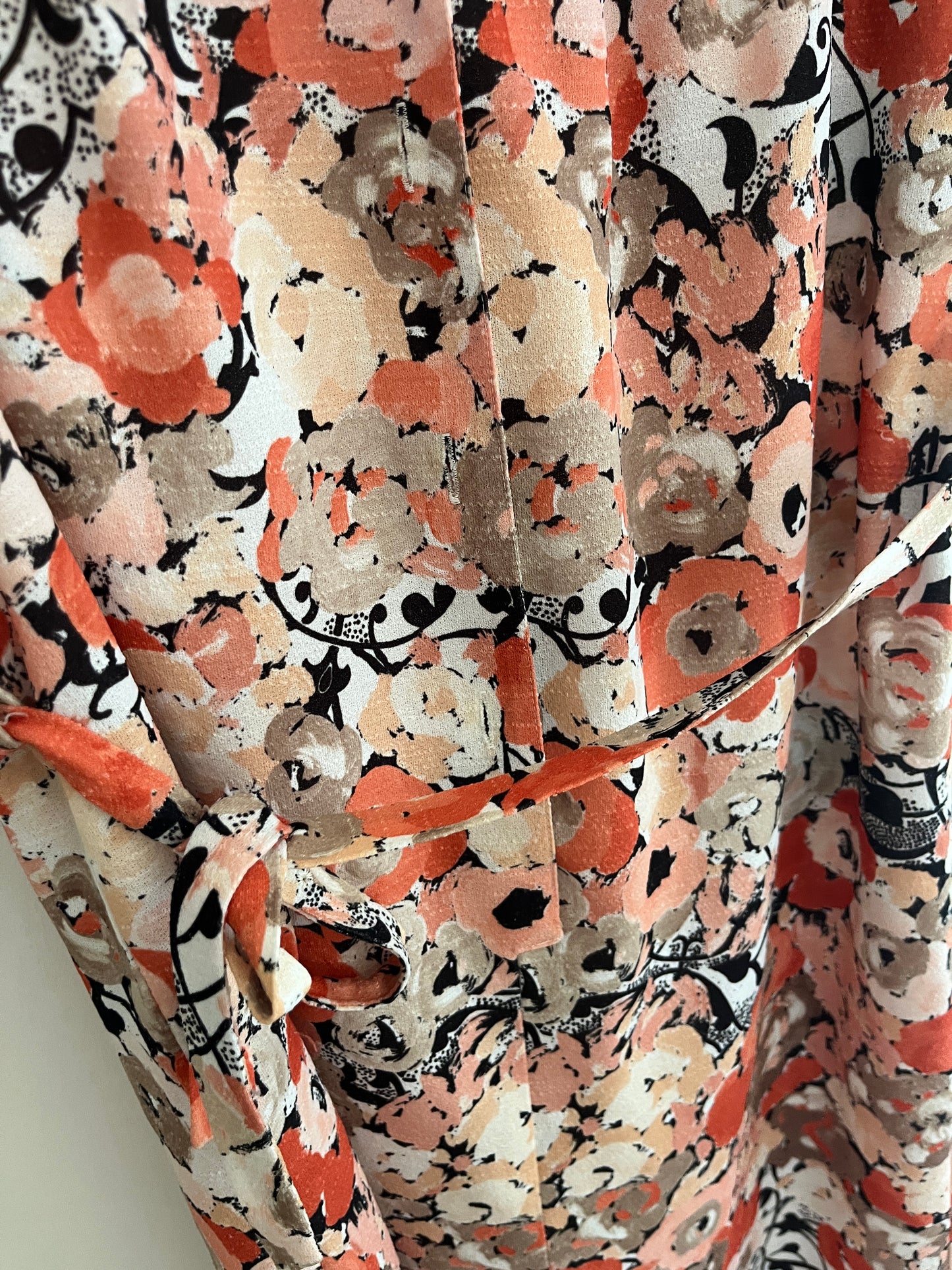 Robe courte à manches courtes ceinturée fleurs orange Canda - 44