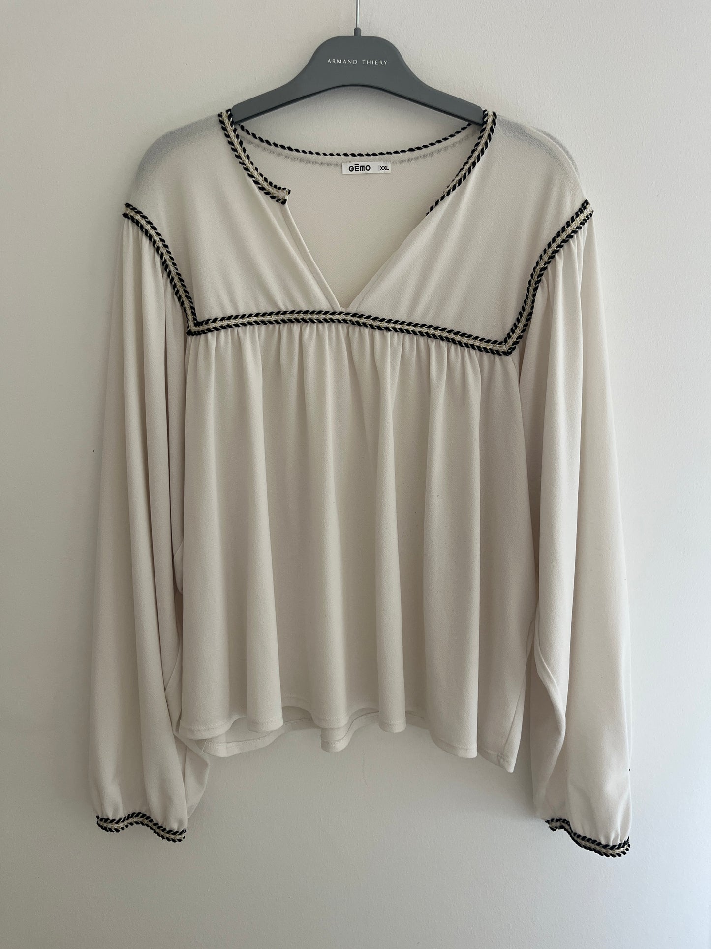 Blouse à manches longues blanc avec détails noirs - XXL