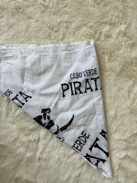 Bandana en tissu blanc motif pirates