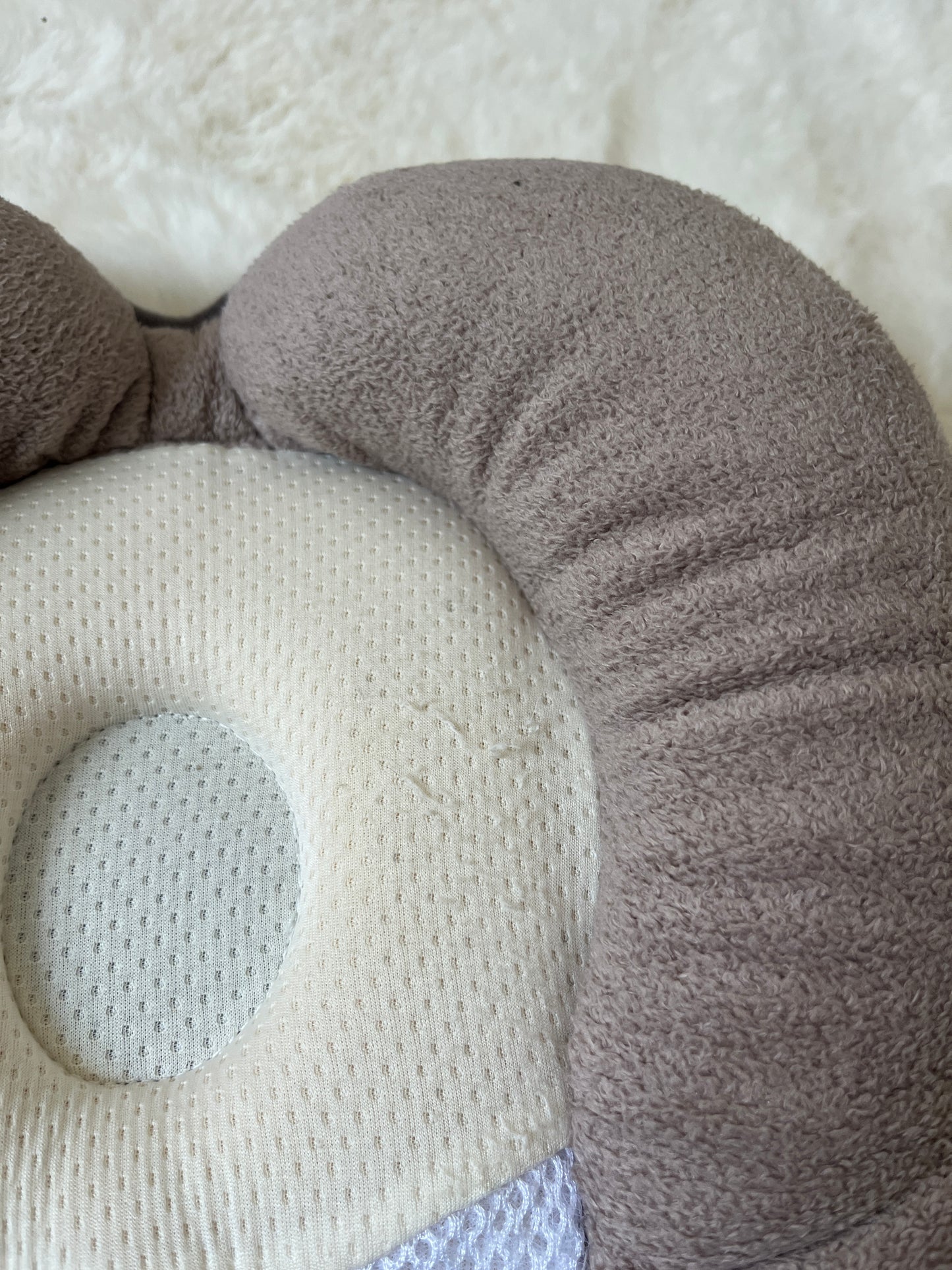Coussin réducteur morphologique BabyMoov beige et marron