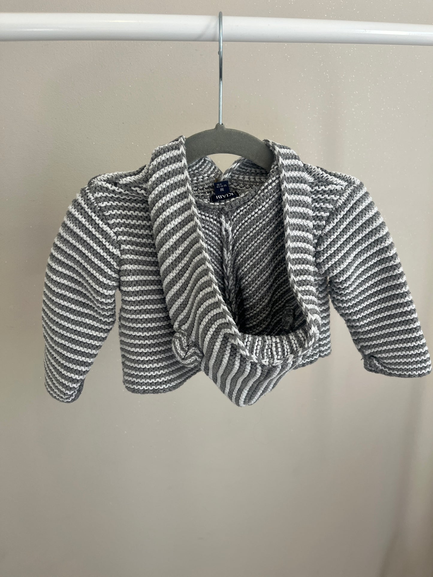 Gilet en maille gris et blanc à capuche - 1 mois