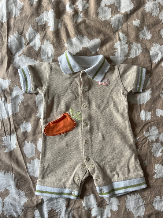 Barboteuse beige motifs carotte et lapin - 1 mois