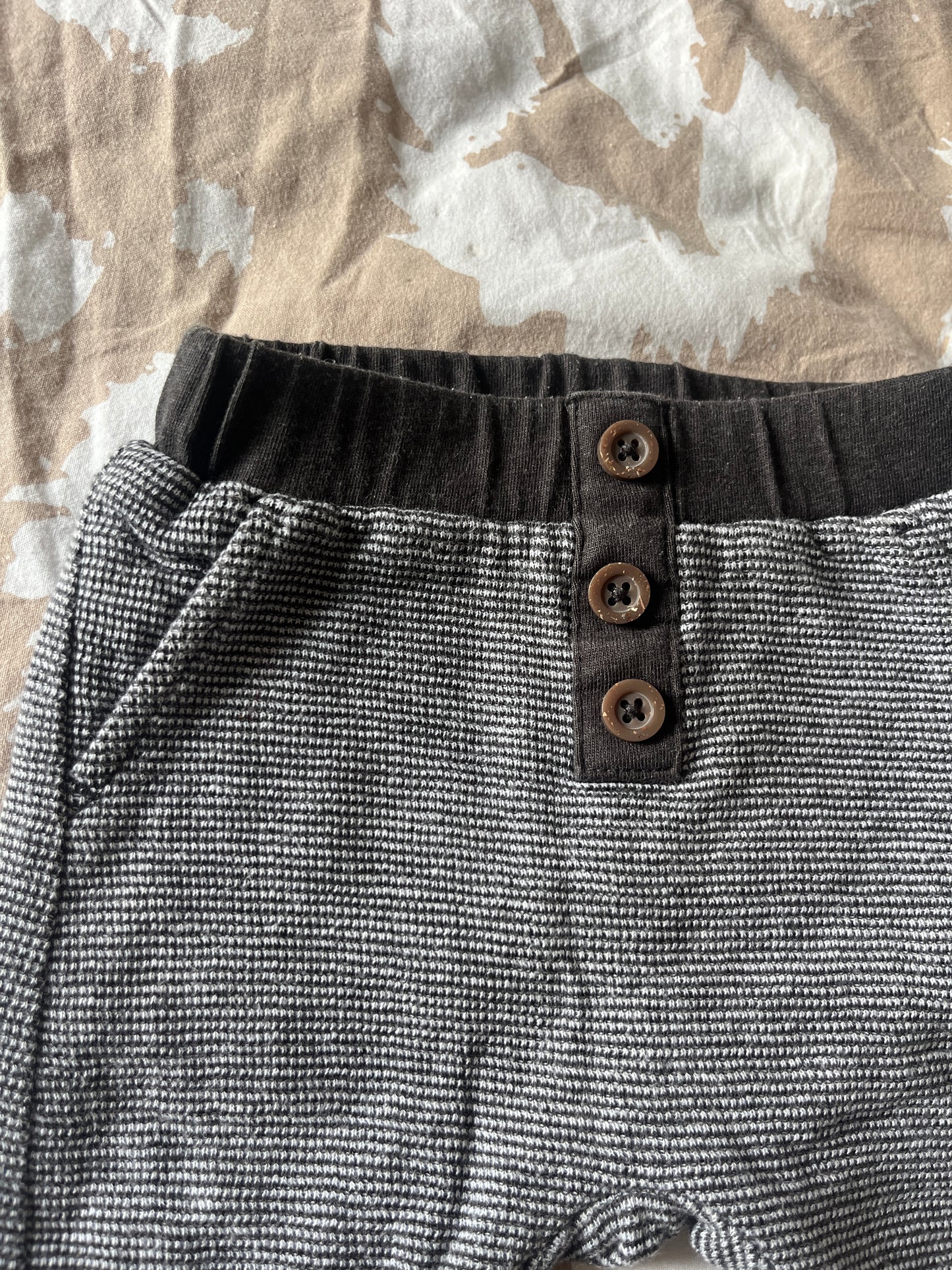 Jogging en maille gaufrée noir et gris - 1 mois