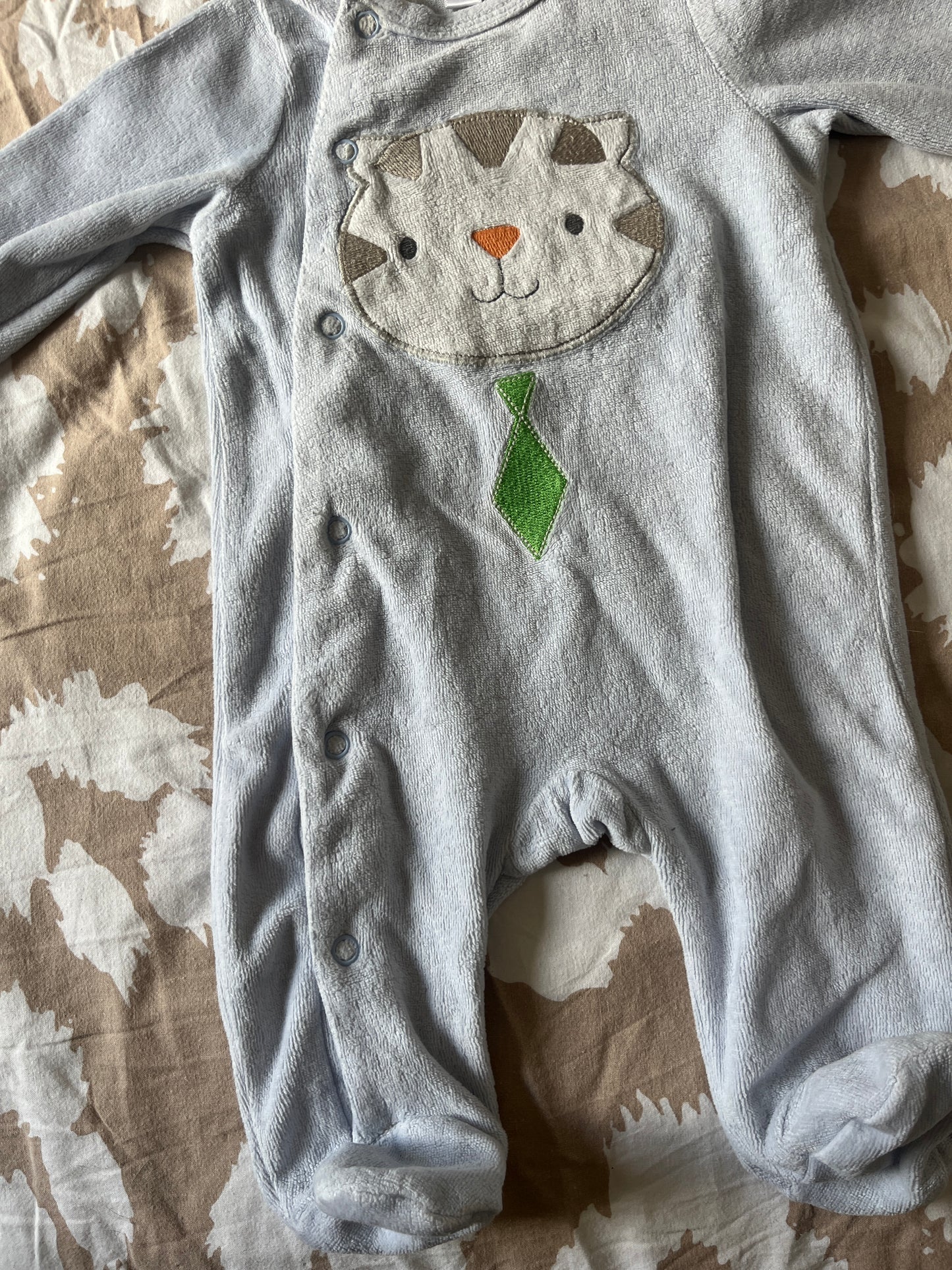 Pyjama en velours bleu ciel tête de chat - 1 mois