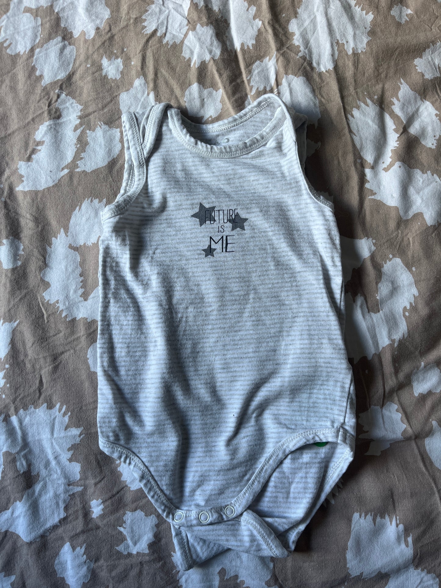 Body sans manches gris chiné motifs étoiles - 9 mois