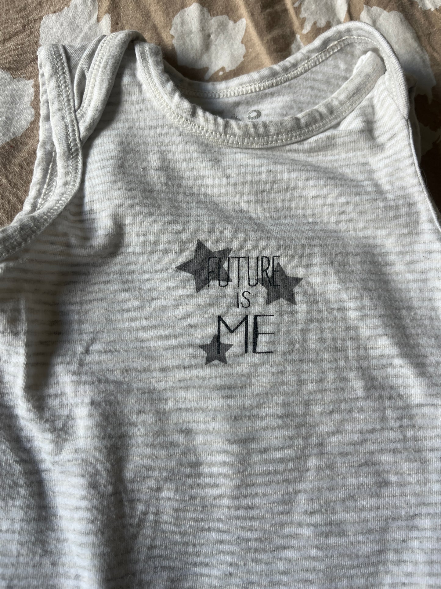 Body sans manches gris chiné motifs étoiles - 9 mois