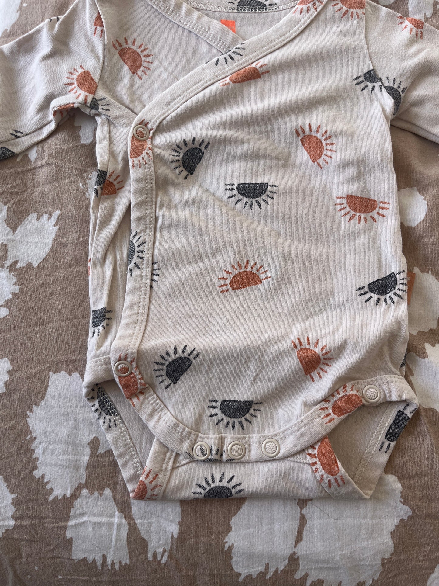Body manches longues motifs soleils - 0 mois