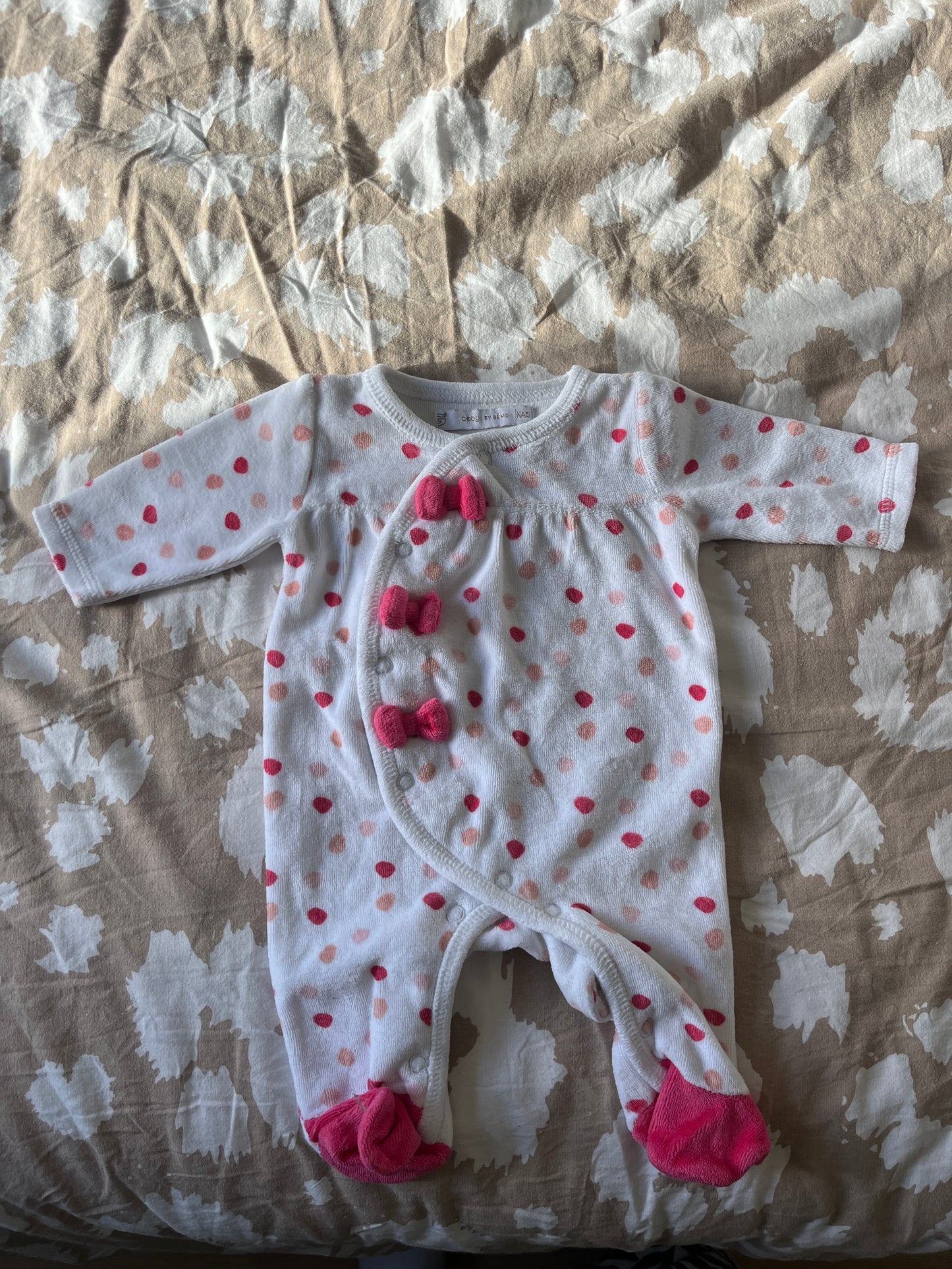 Pyjama en velours avec nœuds en relief - naissance