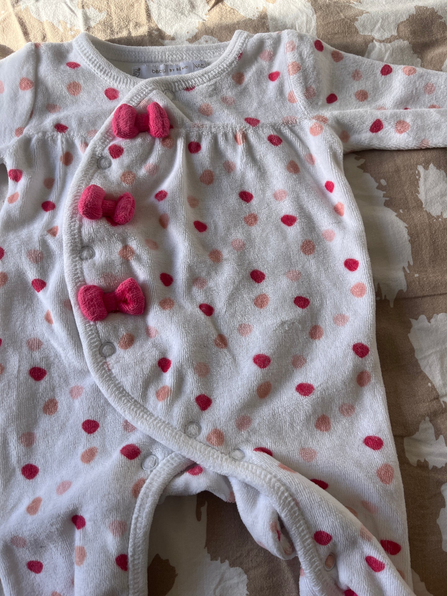 Pyjama en velours avec nœuds en relief - naissance