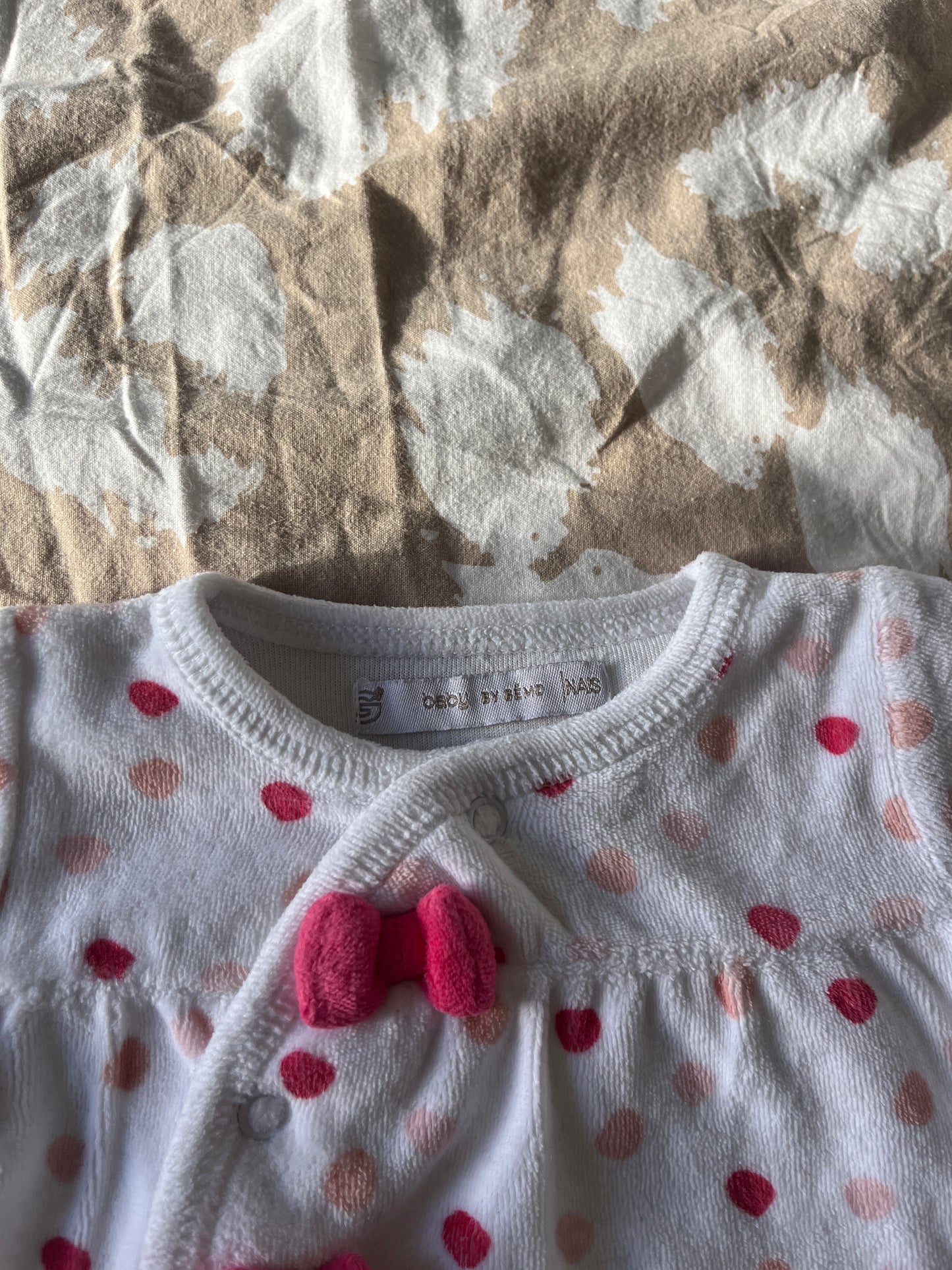 Pyjama en velours avec nœuds en relief - naissance