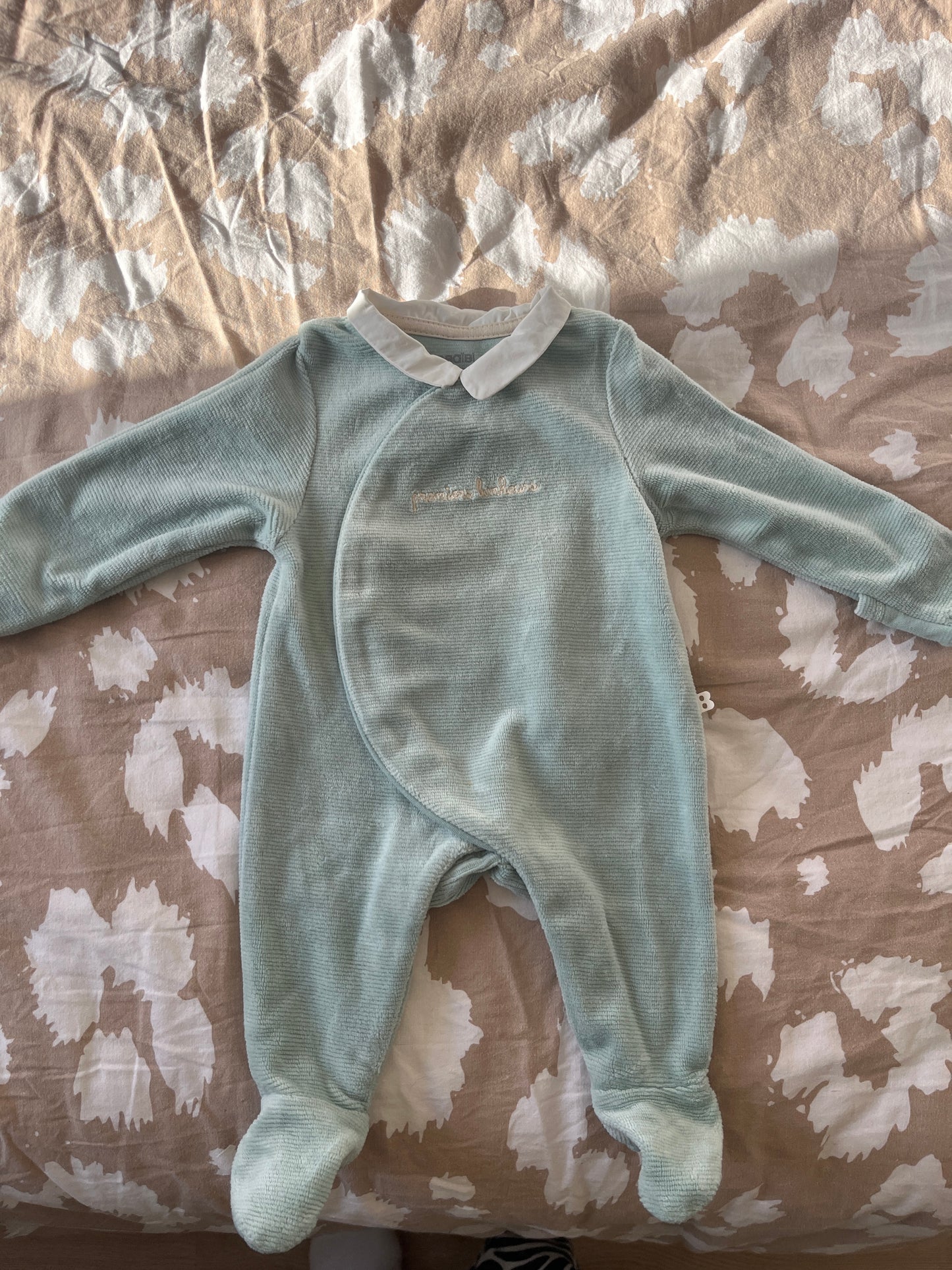 Pyjama en velours vert sauge avec col Claudine - 0 mois