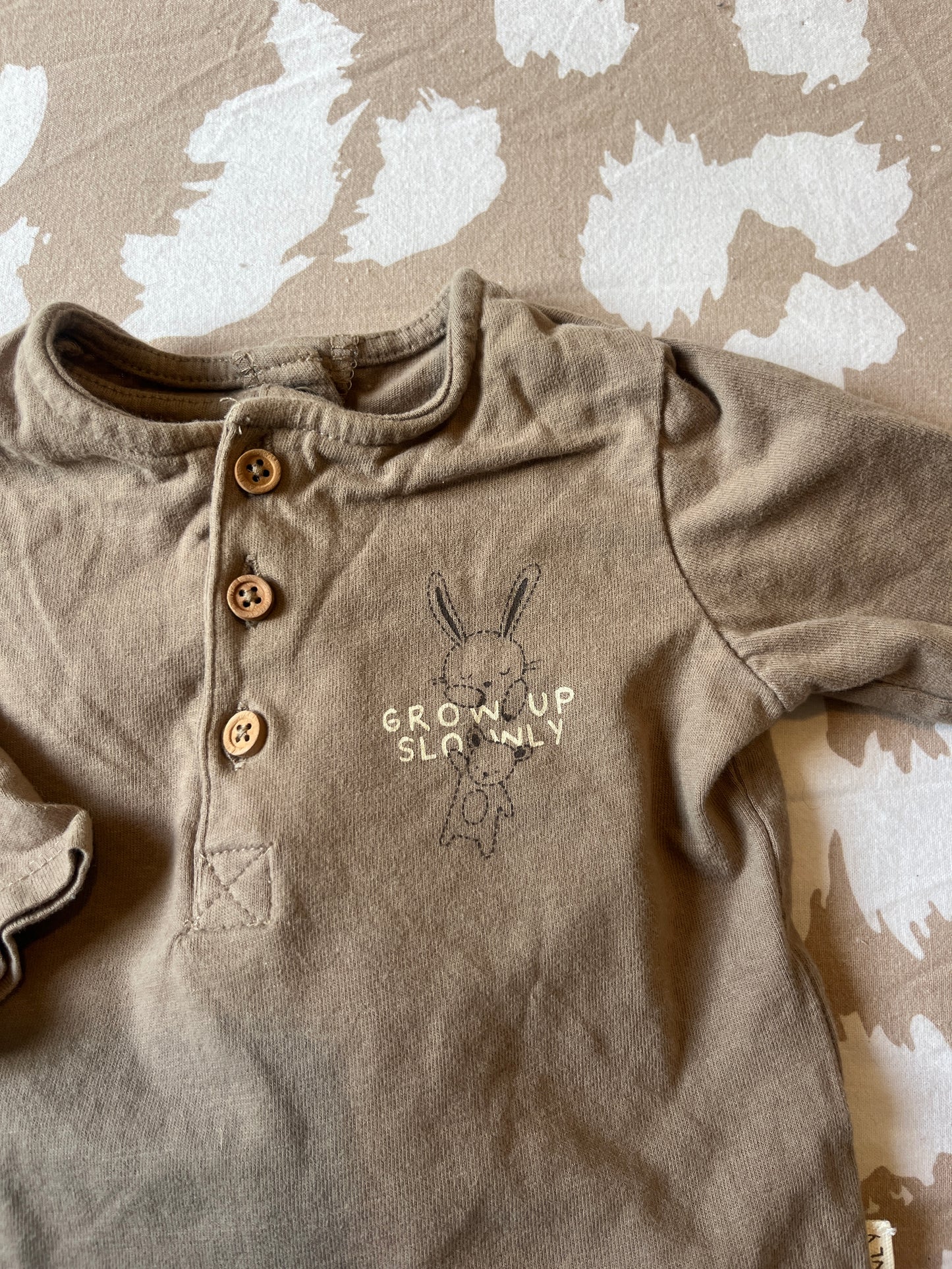 T-shirt-body 2 en 1 marron à manches longues « grow up slowly » - 3 mois
