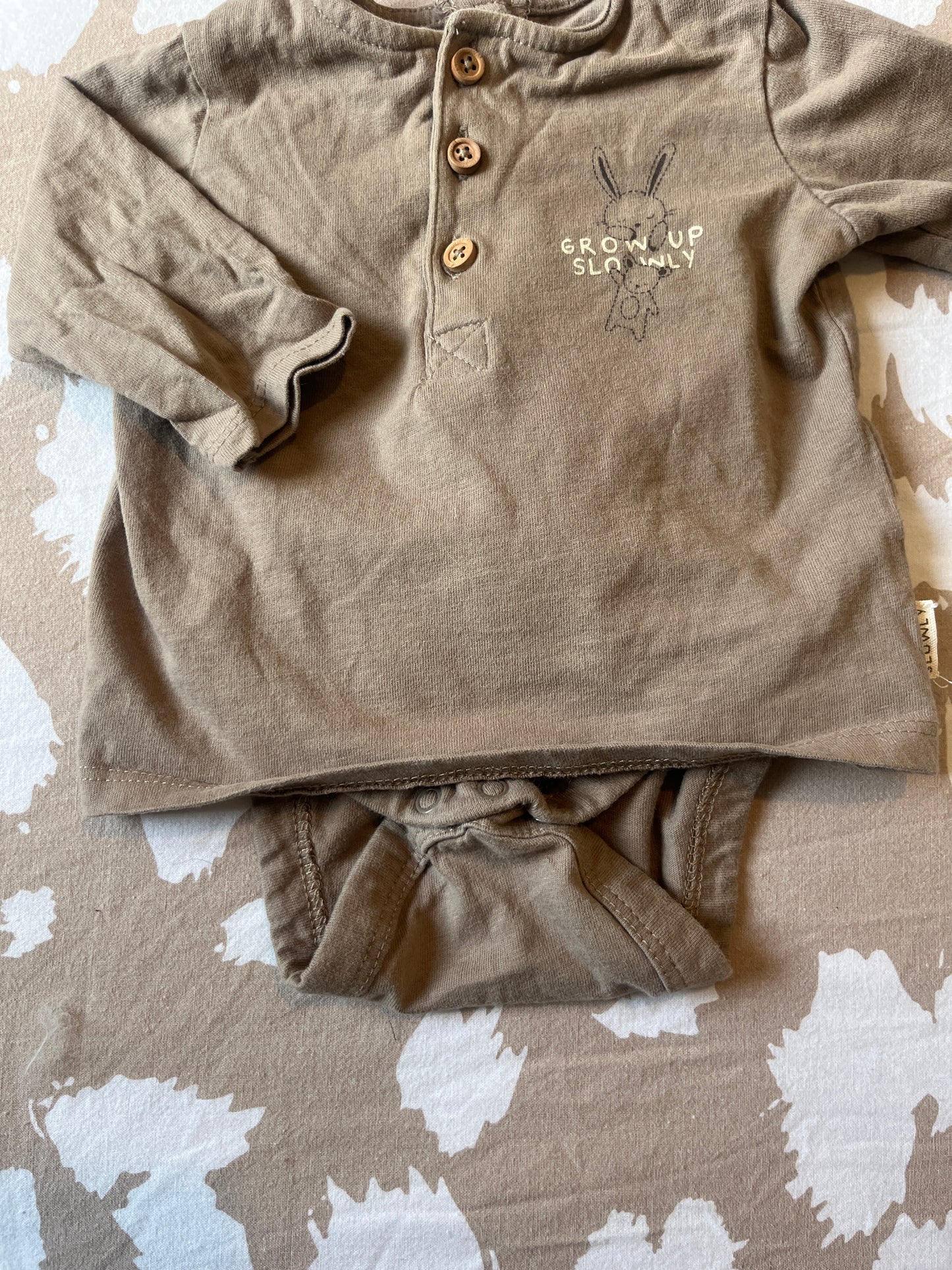 T-shirt-body 2 en 1 marron à manches longues « grow up slowly » - 3 mois