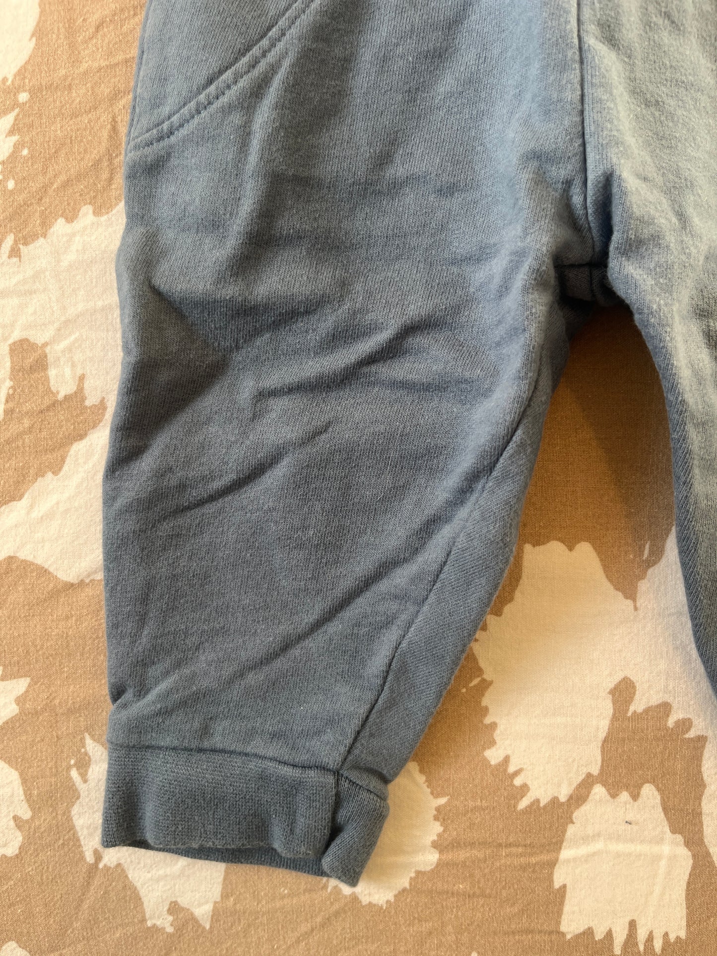 Jogging bleu sans poches - 4/6 mois