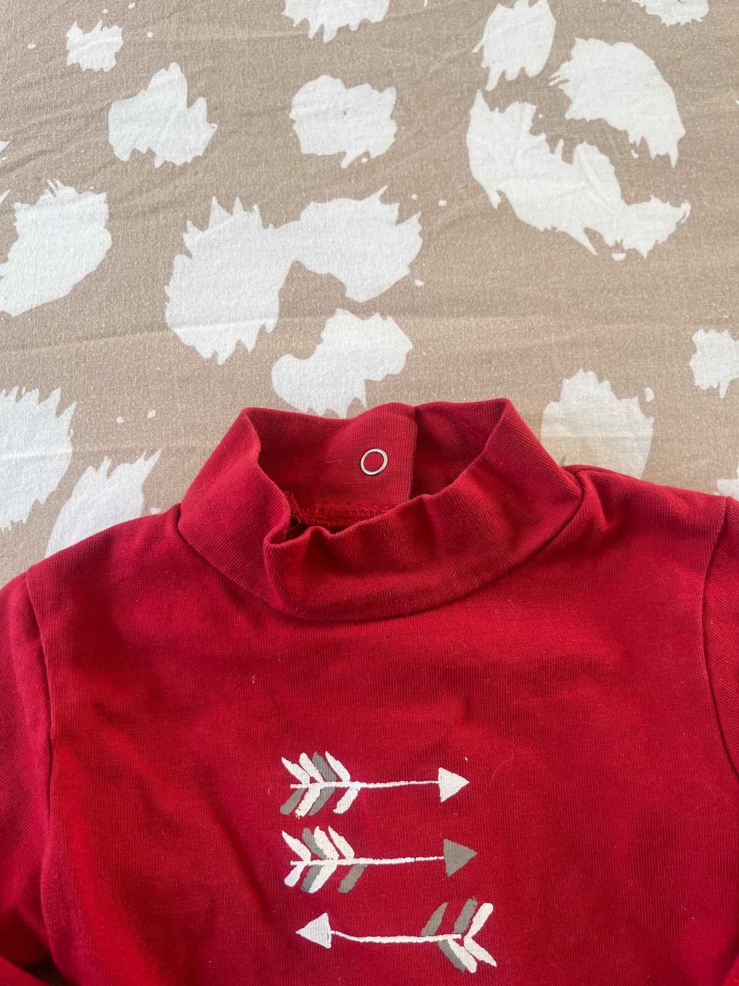 T-shirt à manches longues rouge avec col roulé « wild Little chef » - 3 mois