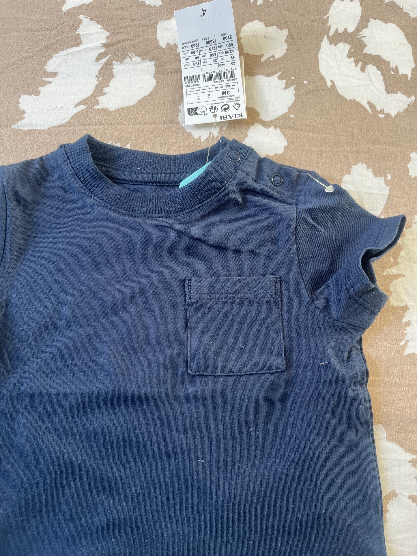 T-shirt à manches courtes bleu marine avec poche NEUF - 3 mois