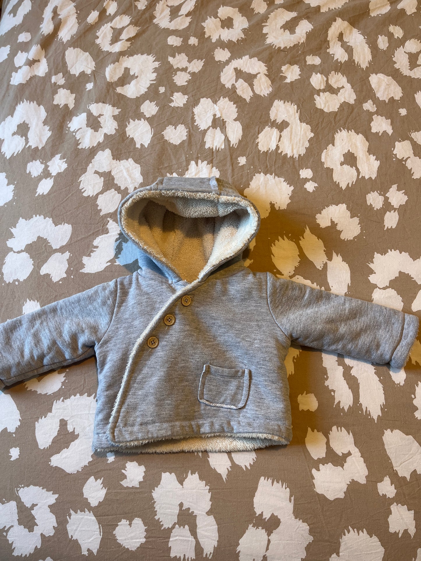 Manteau à manches longues grise intérieur moumoute à capuche - 3 mois